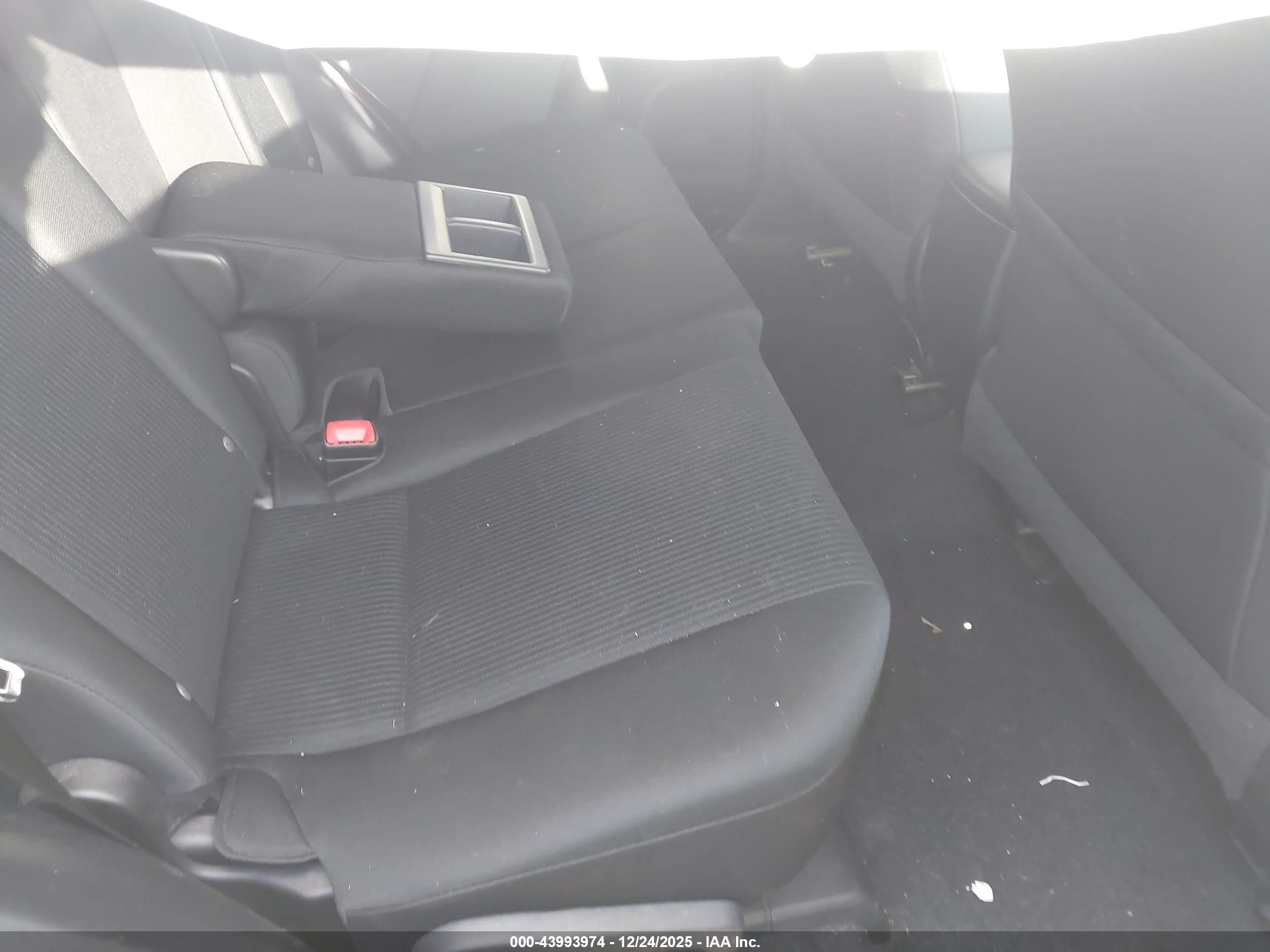 TOYOTA RAV4 image 8