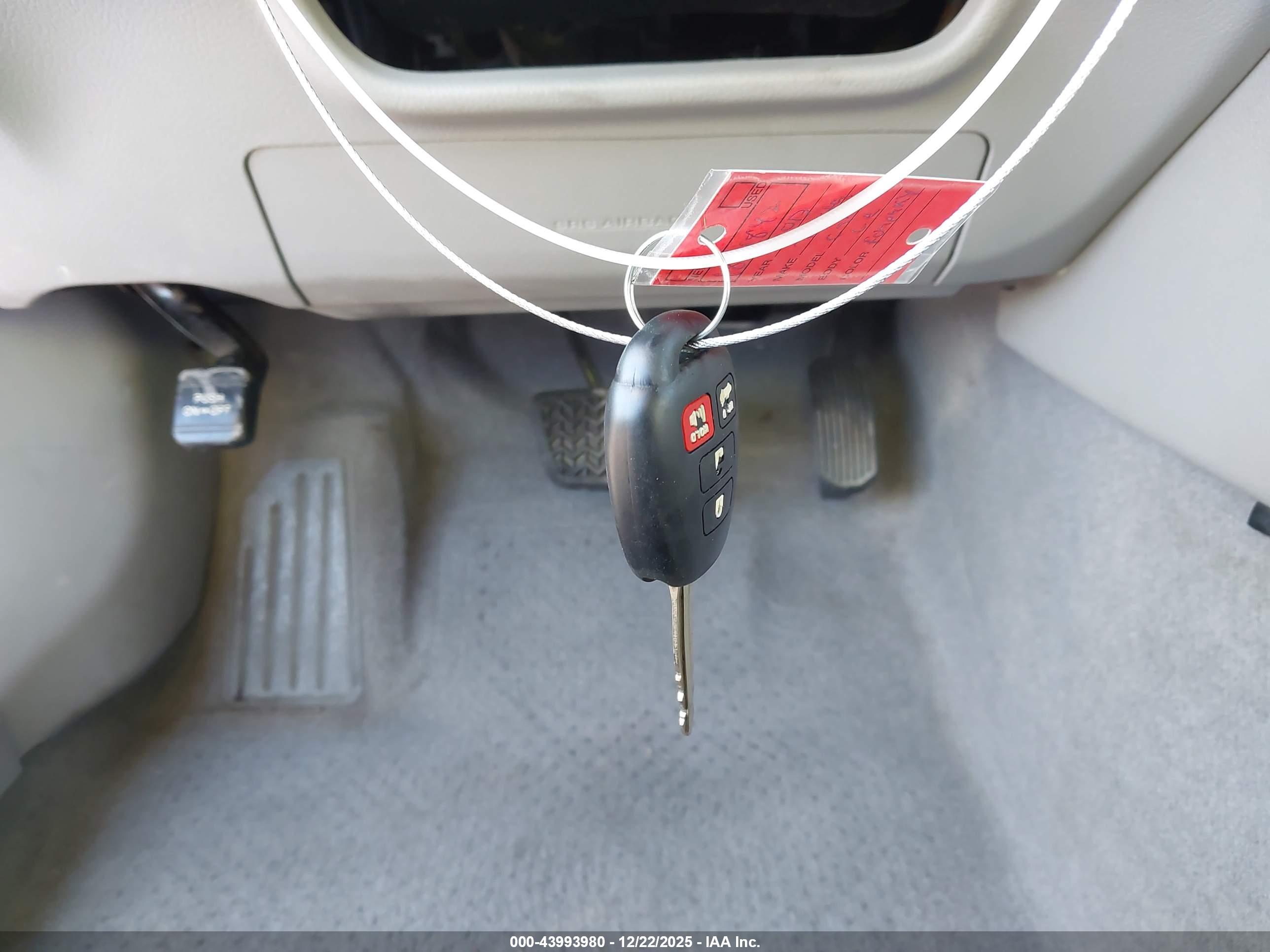 TOYOTA CAMRY image 11