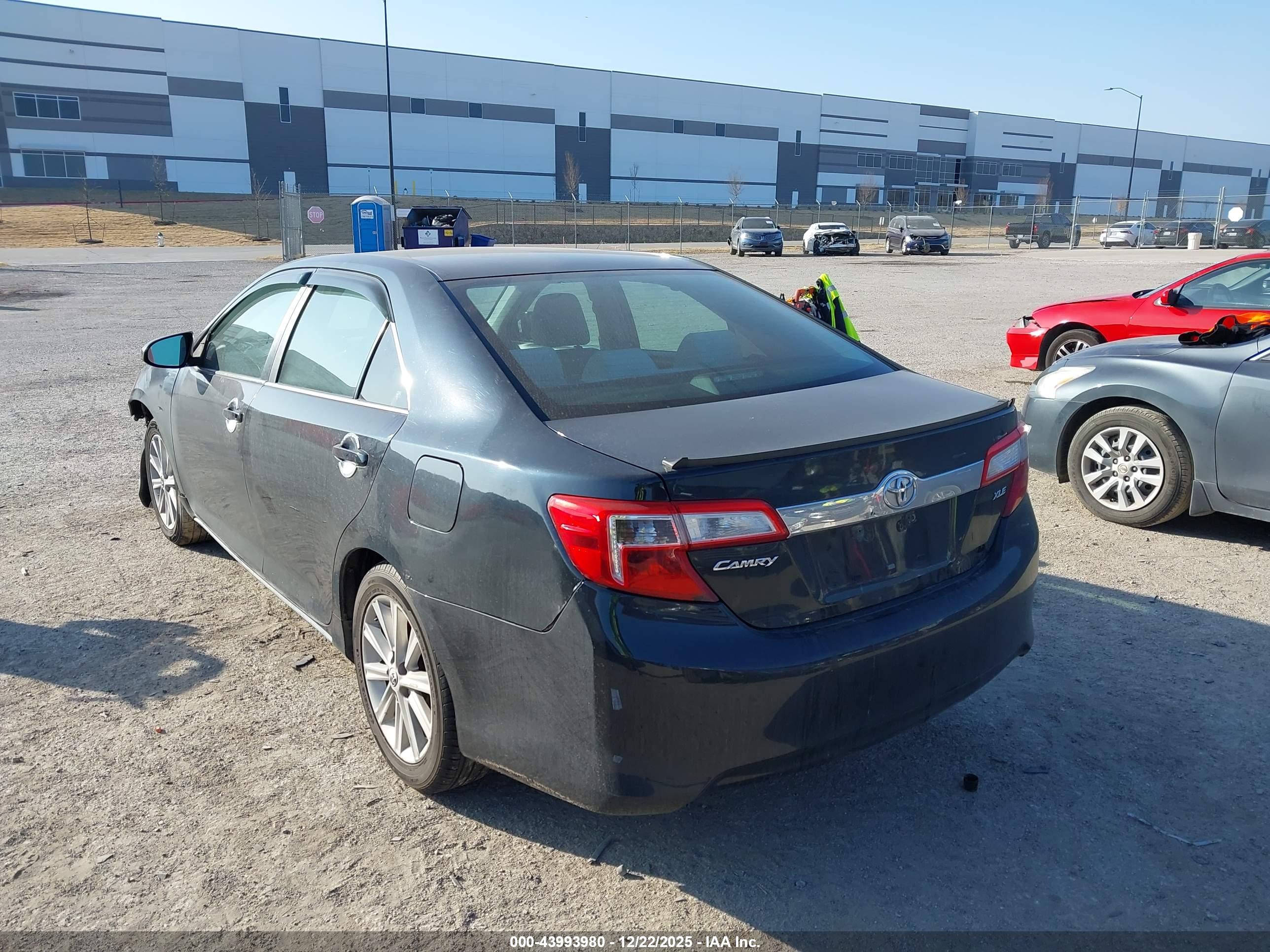 TOYOTA CAMRY image 3
