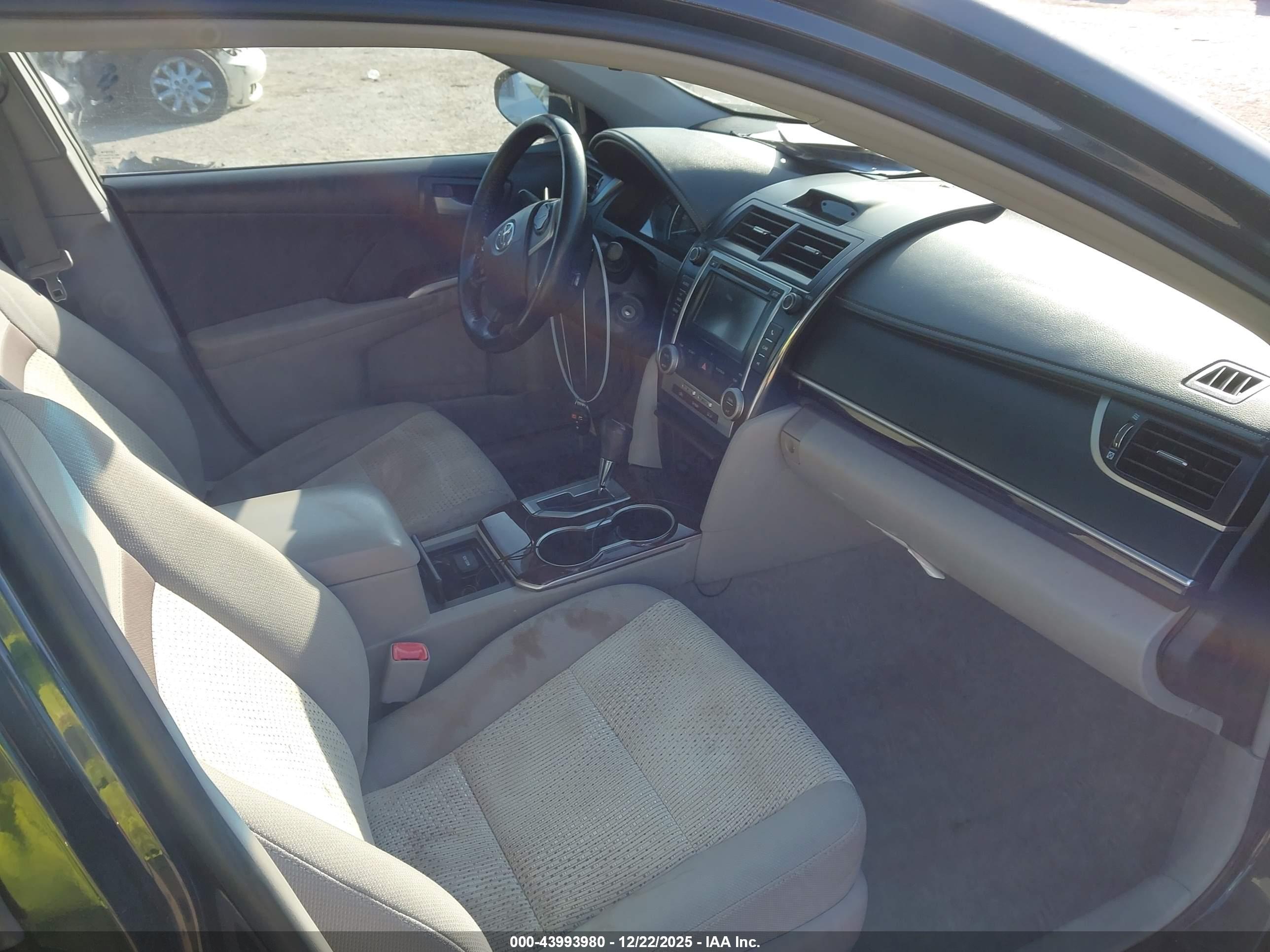 TOYOTA CAMRY image 5