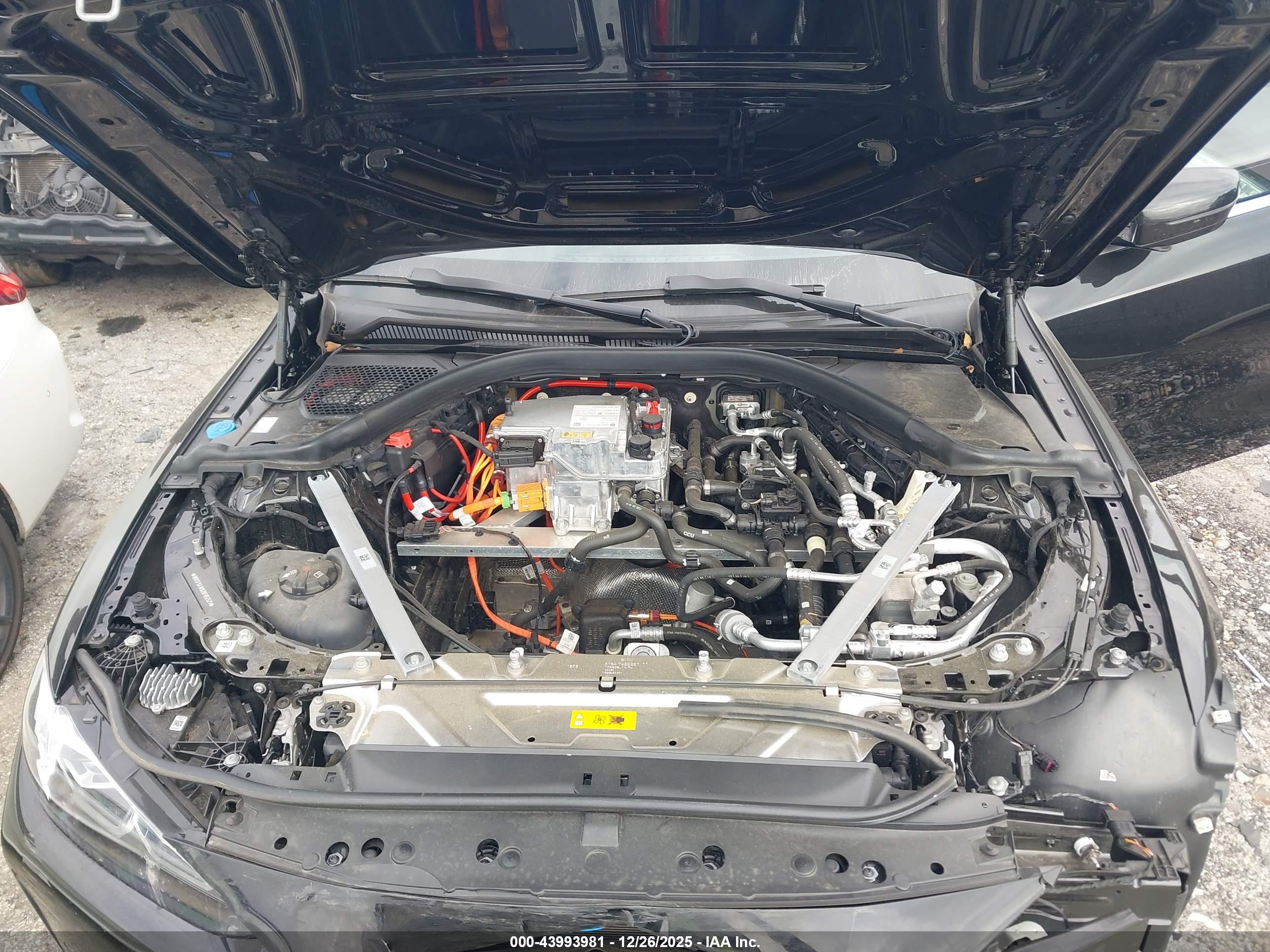 BMW I4 image 10