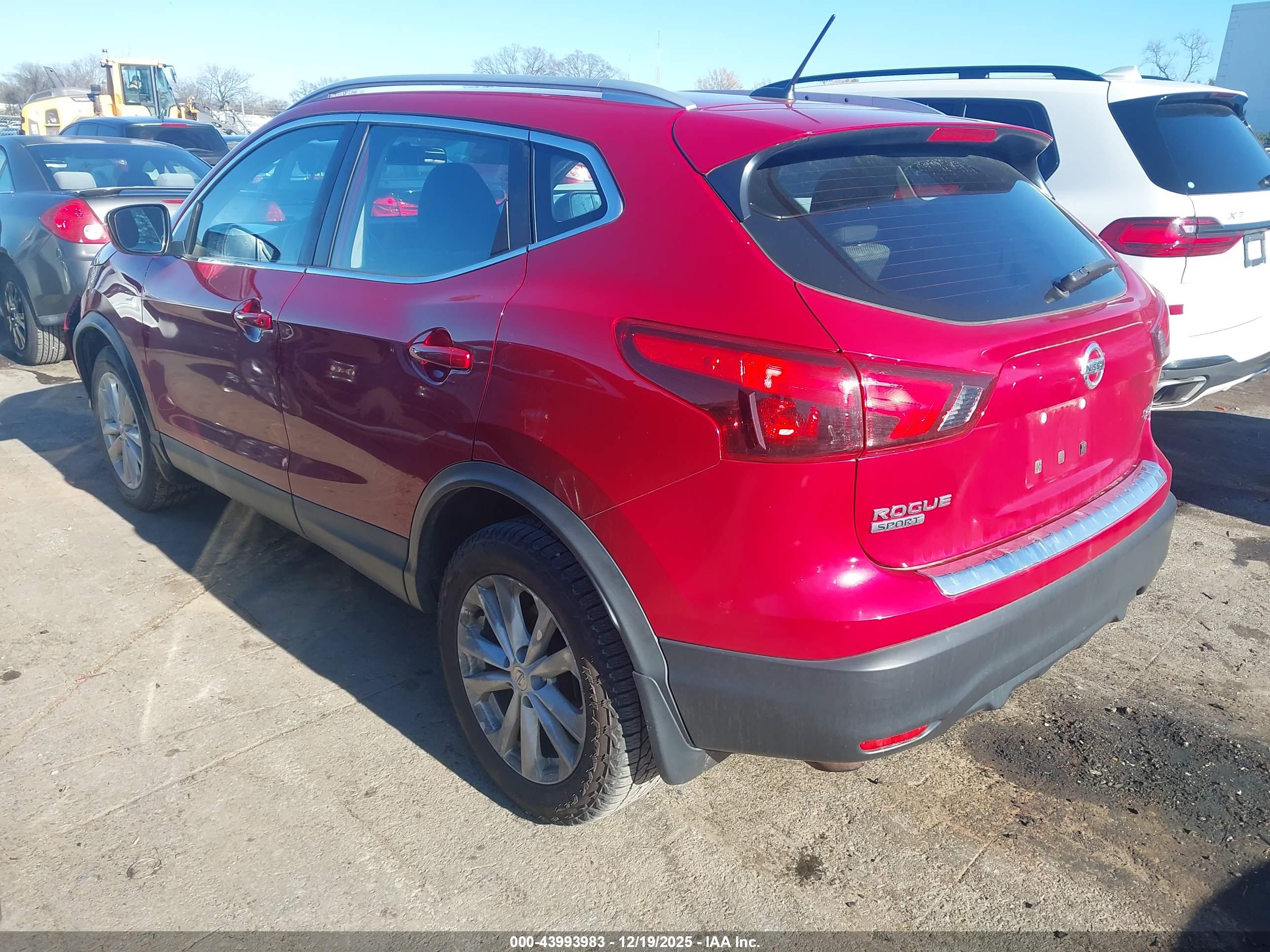 NISSAN ROGUE image 3