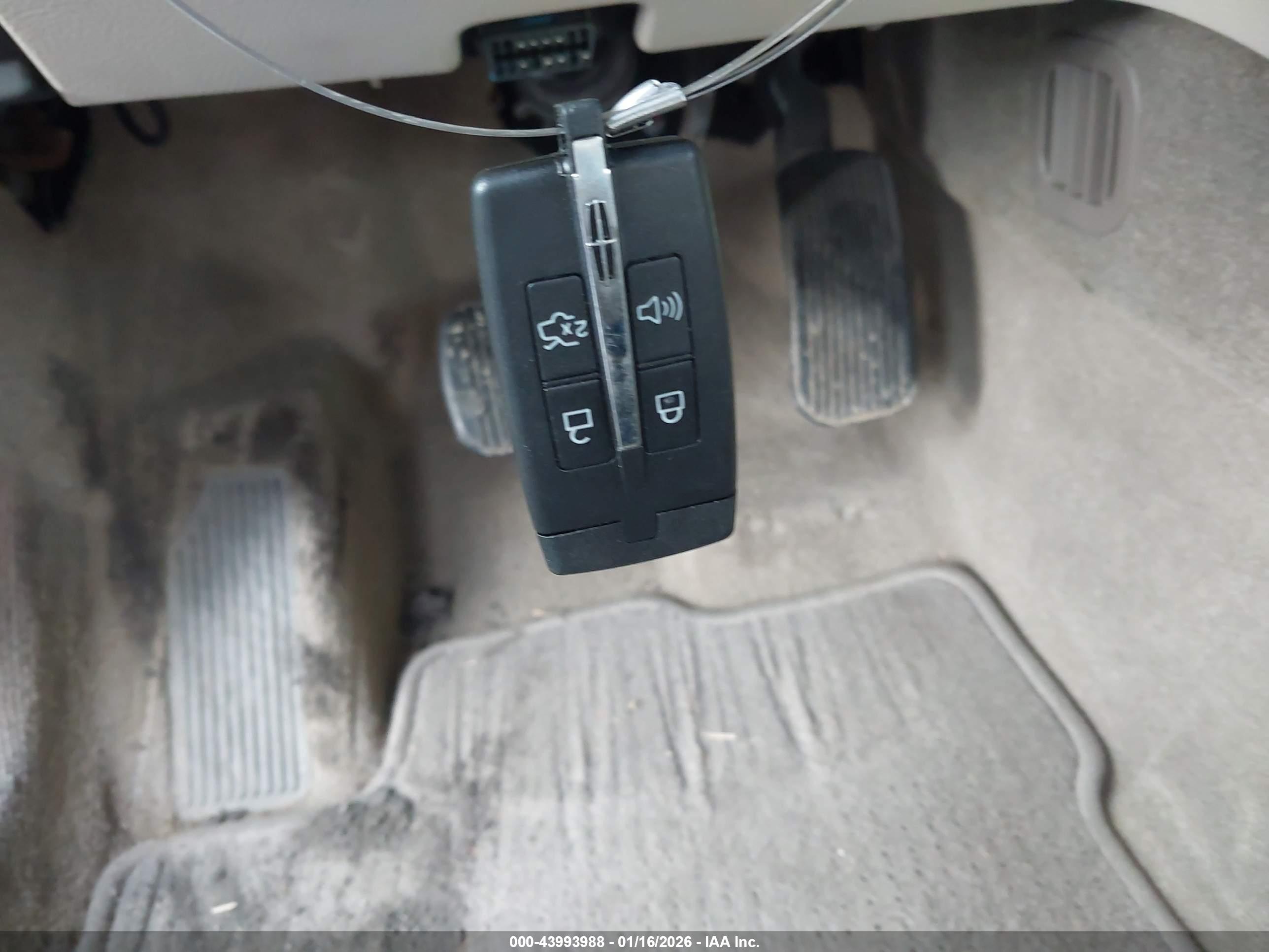 FORD TAURUS image 11
