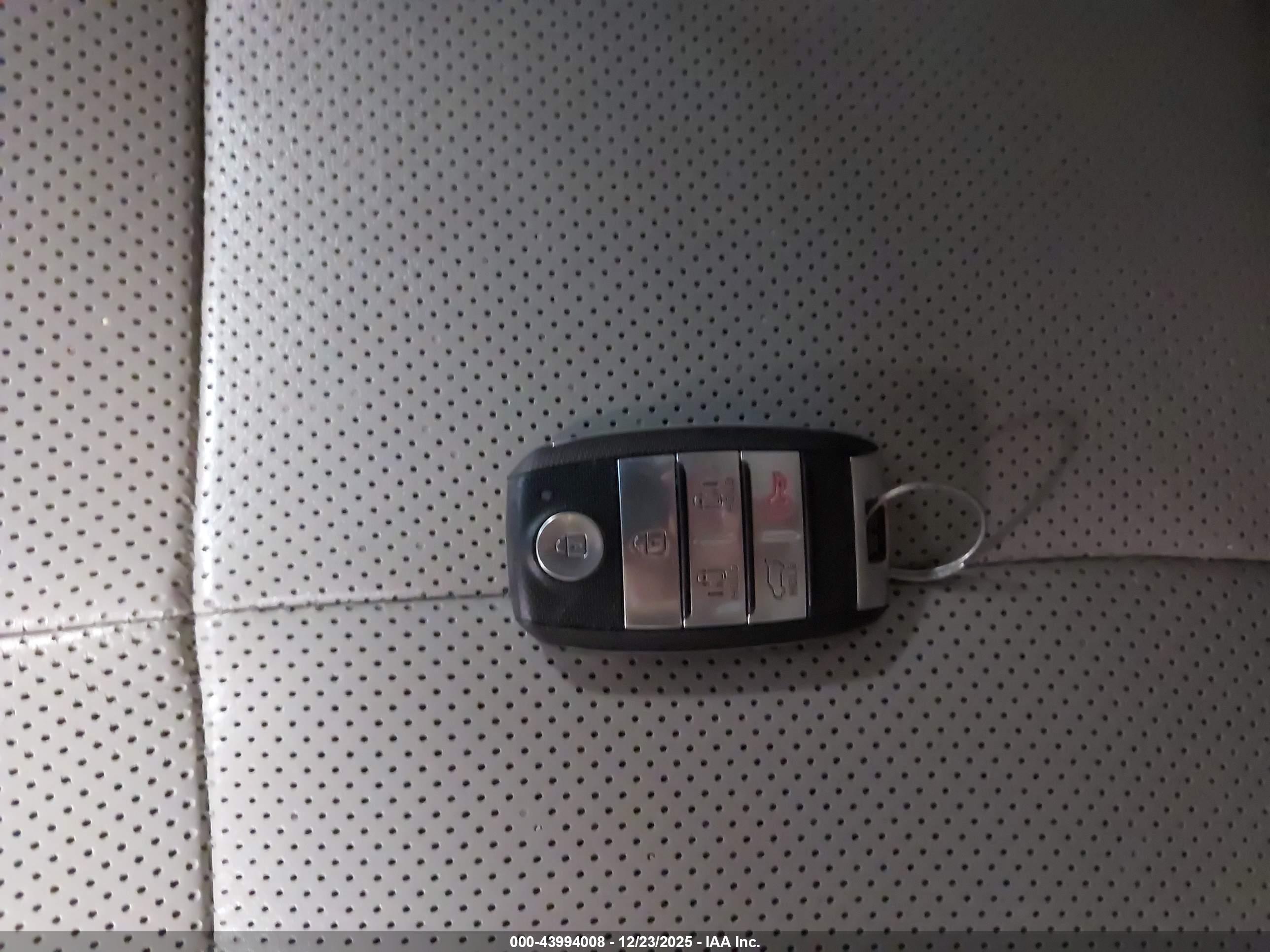 KIA SEDONA image 11