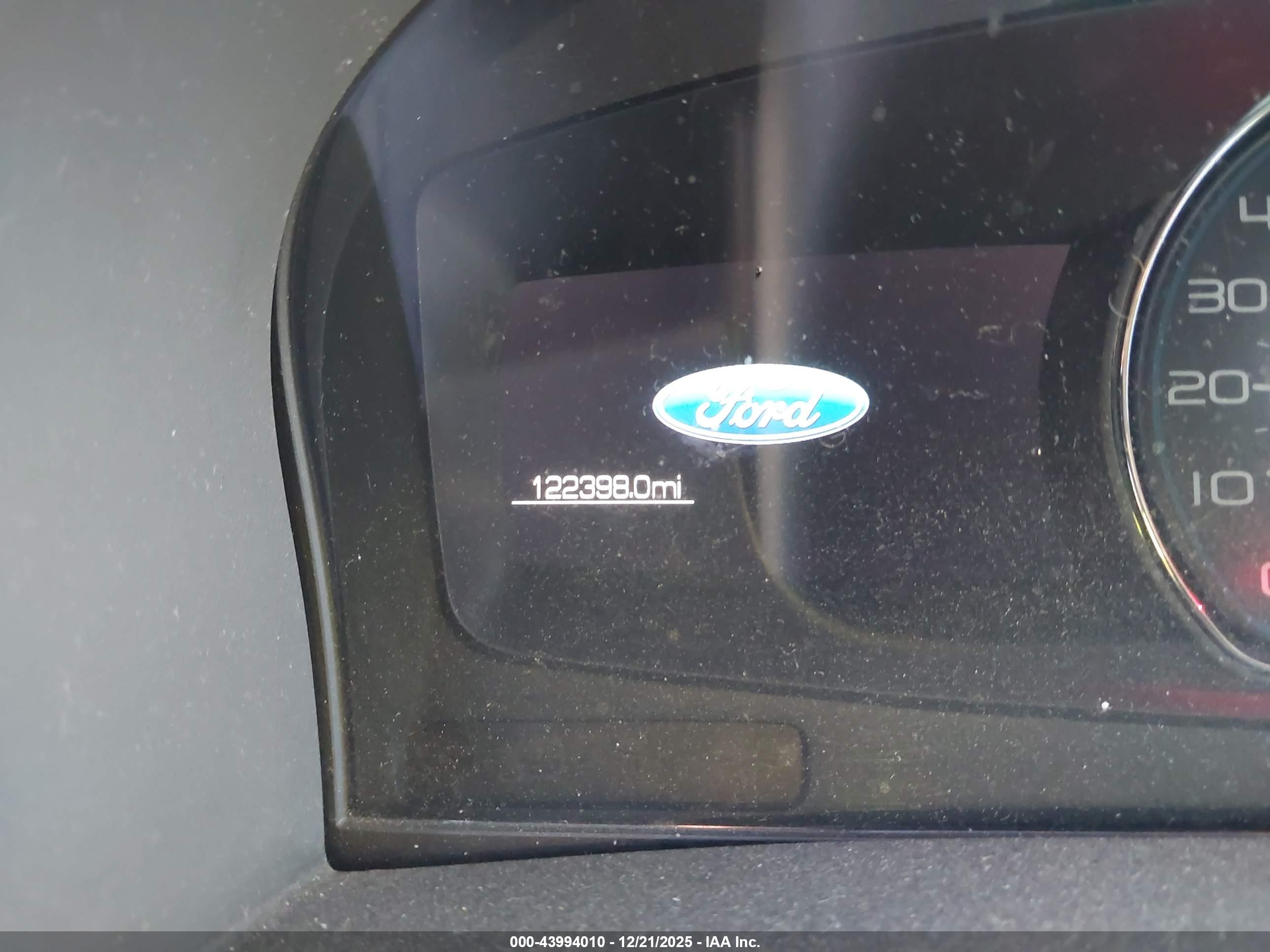 FORD FUSION image 7
