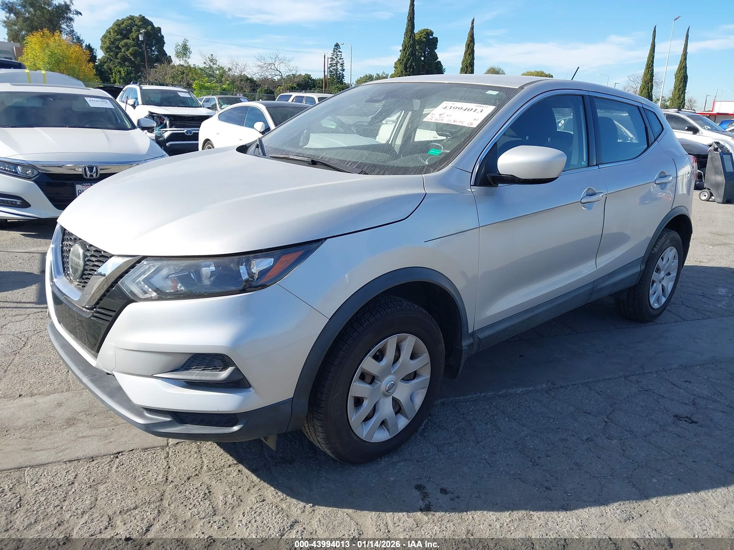 NISSAN ROGUE image 2