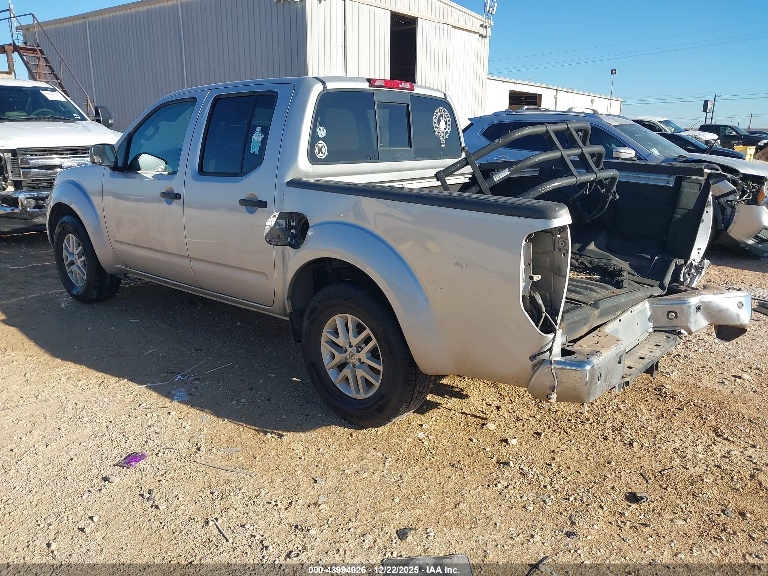 NISSAN FRONTIER image 3