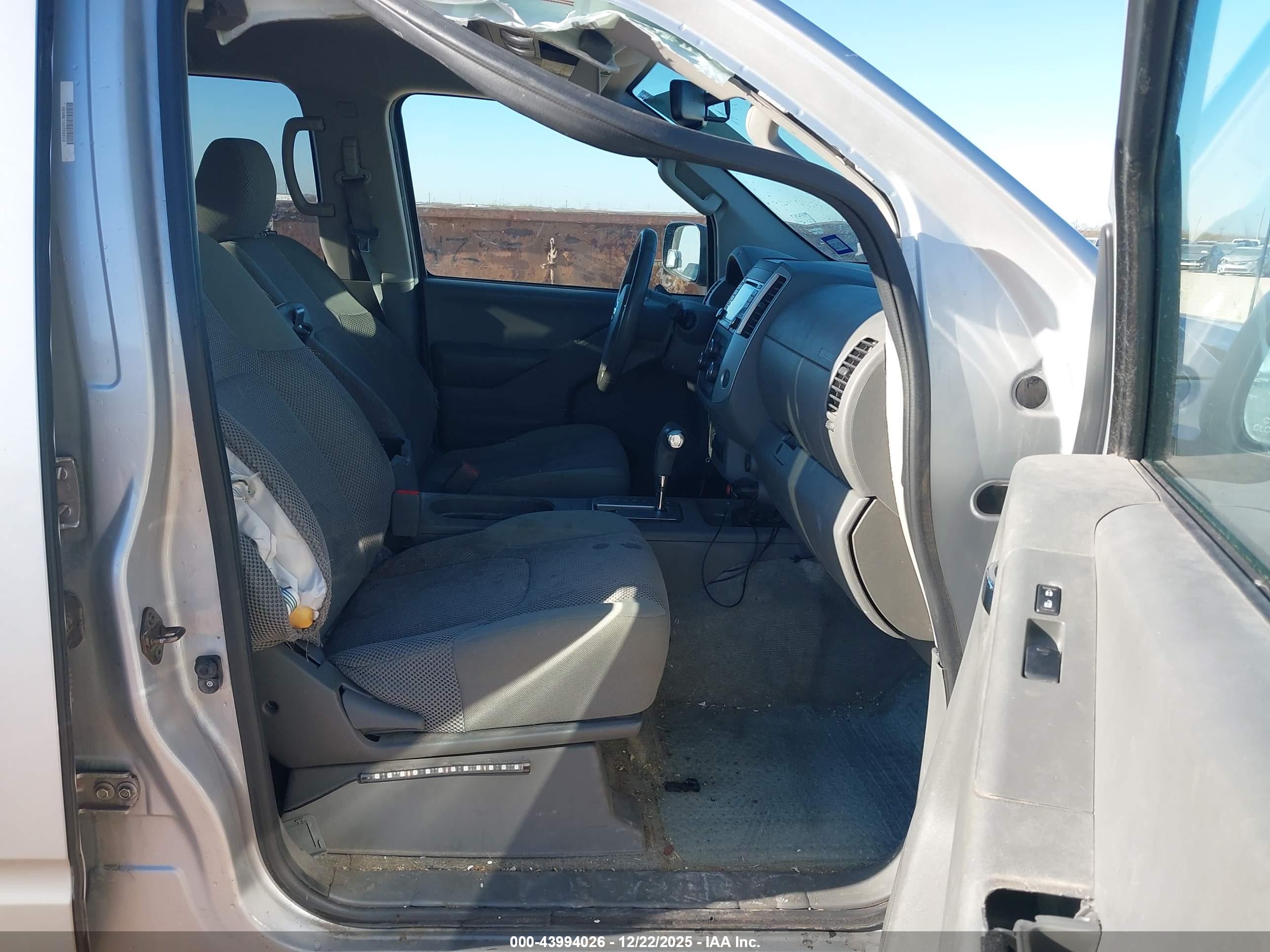 NISSAN FRONTIER image 5