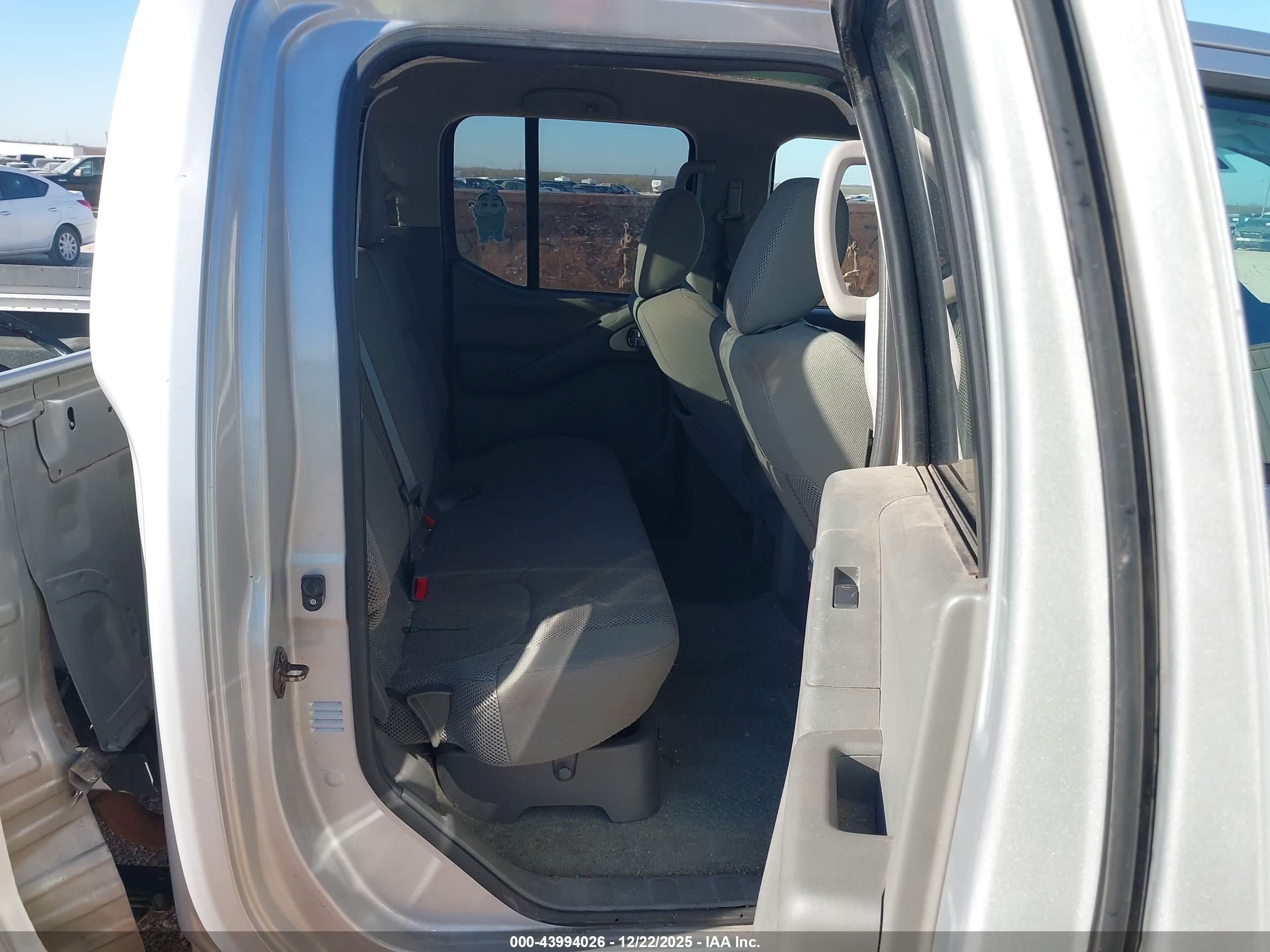 NISSAN FRONTIER image 8