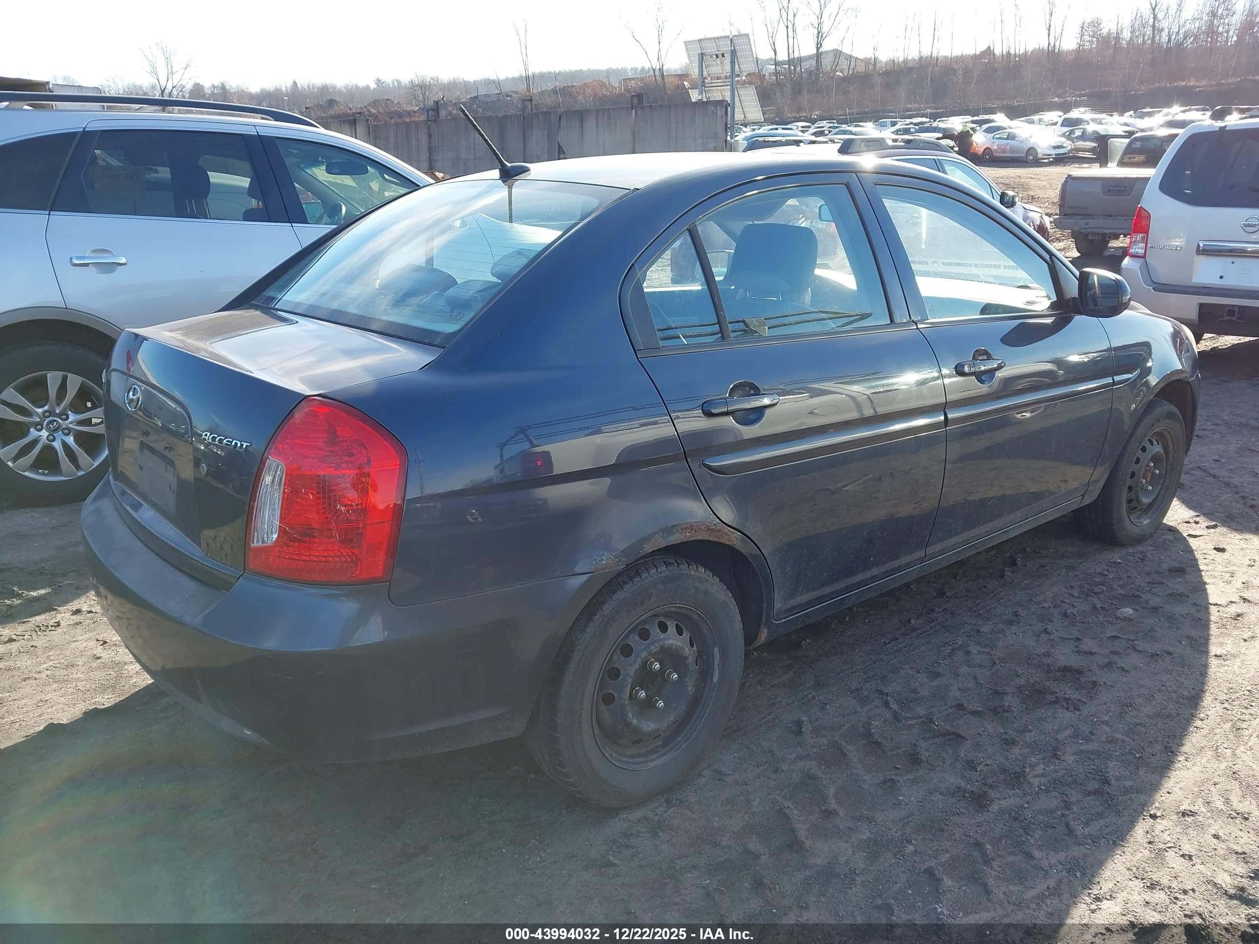 HYUNDAI ACCENT image 4