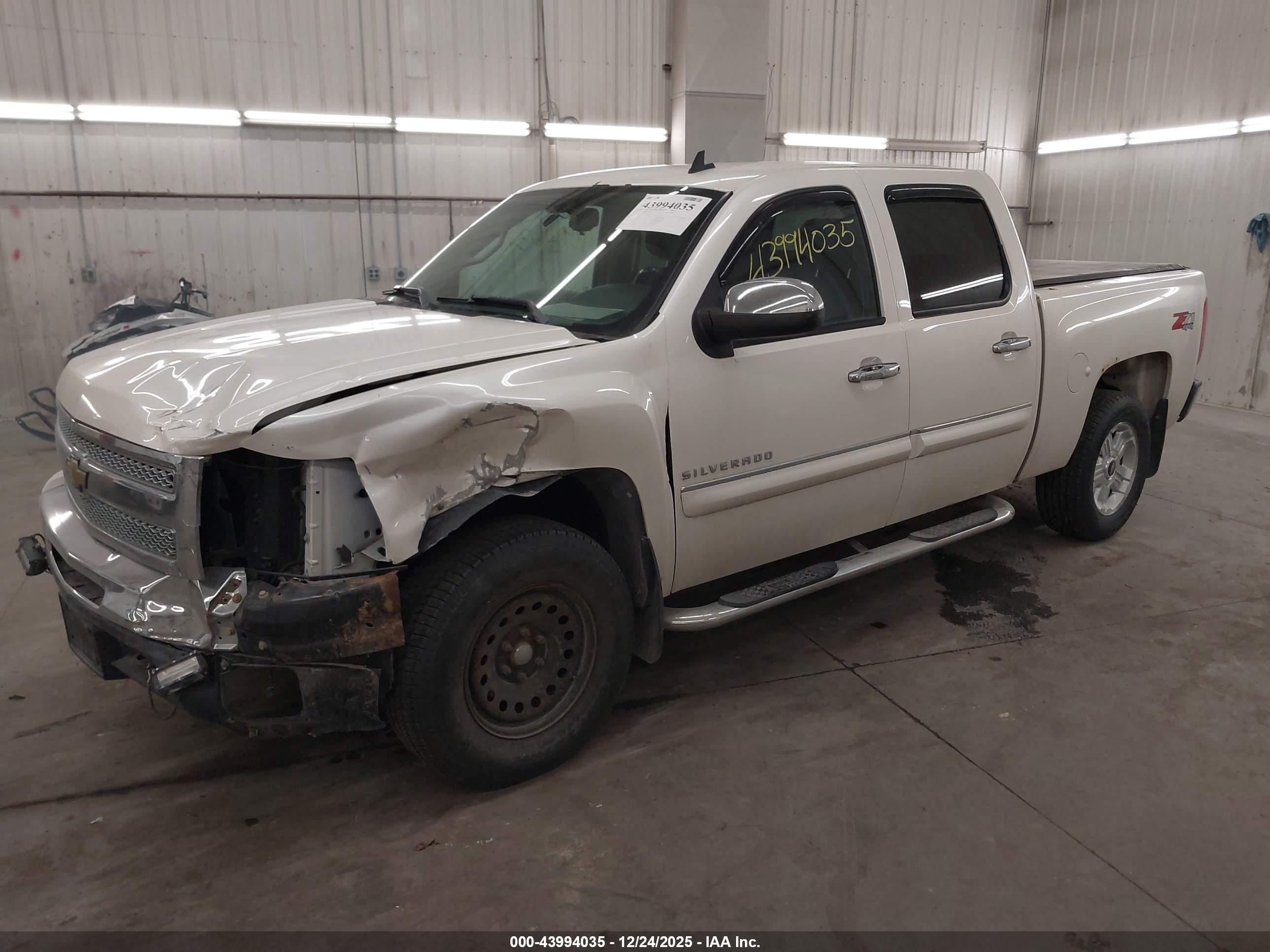 CHEVROLET SILVERADO image 2