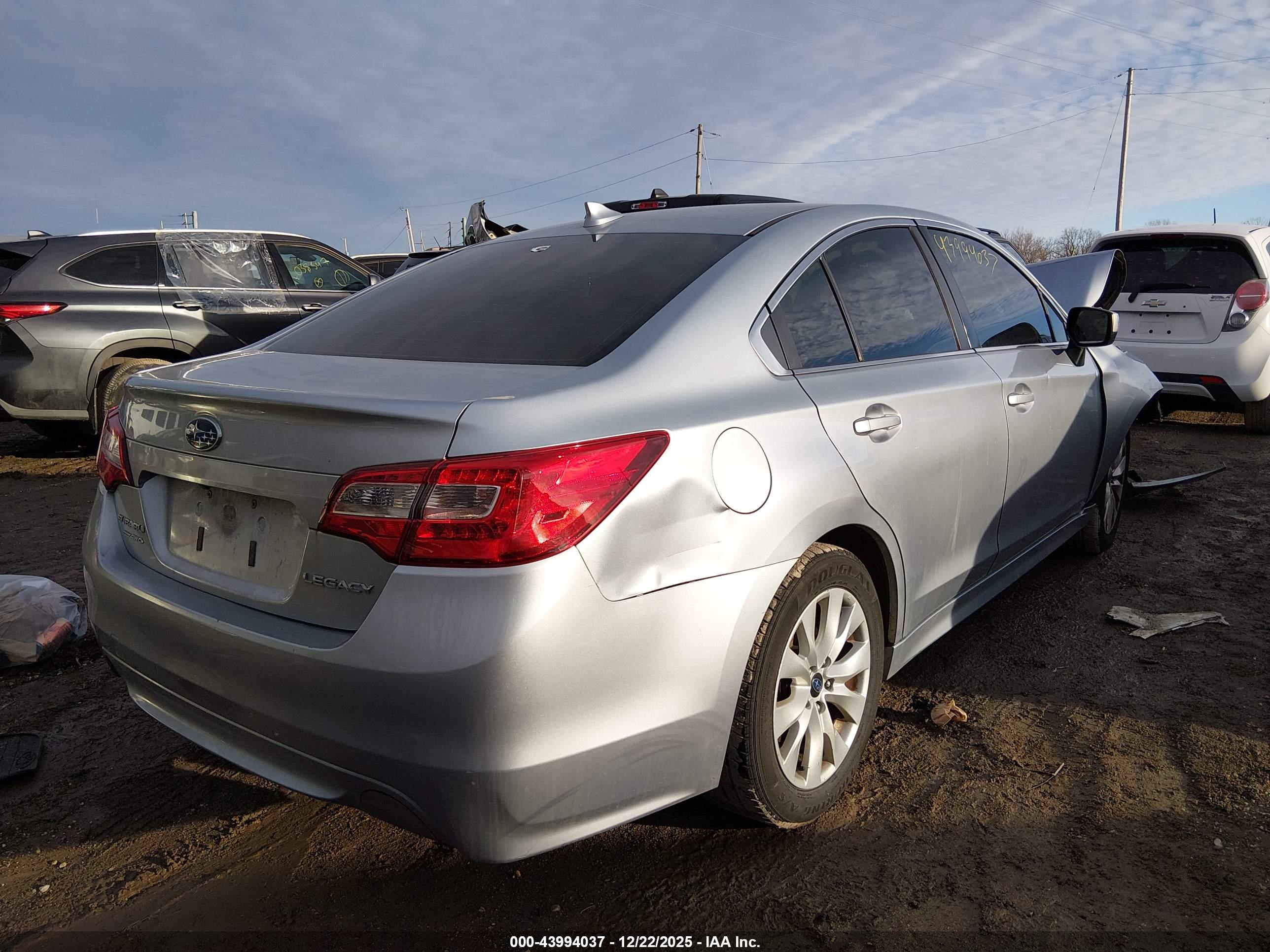 SUBARU LEGACY image 4