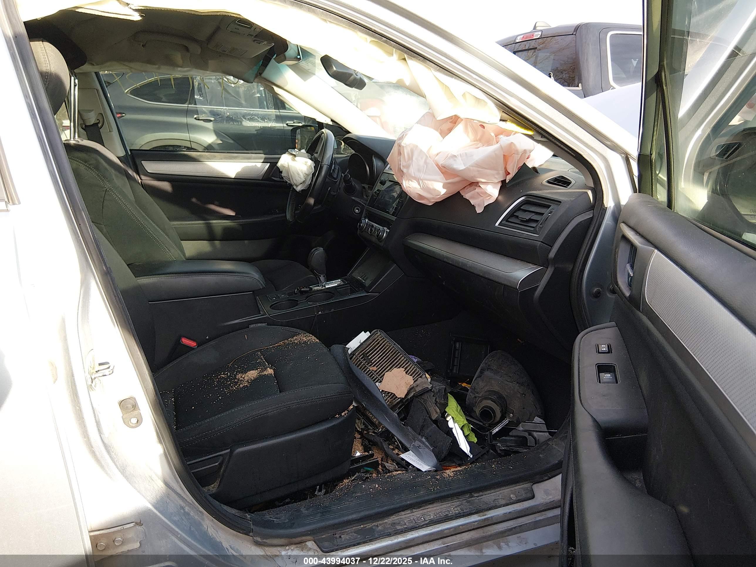 SUBARU LEGACY image 5
