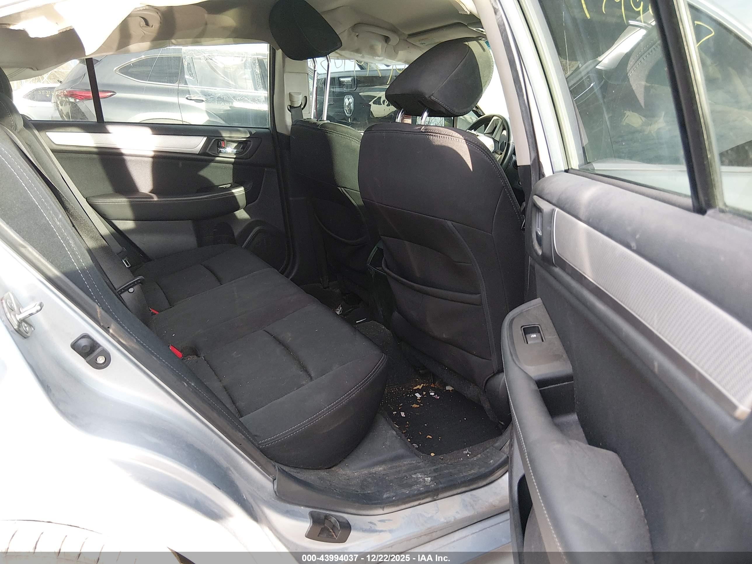 SUBARU LEGACY image 8