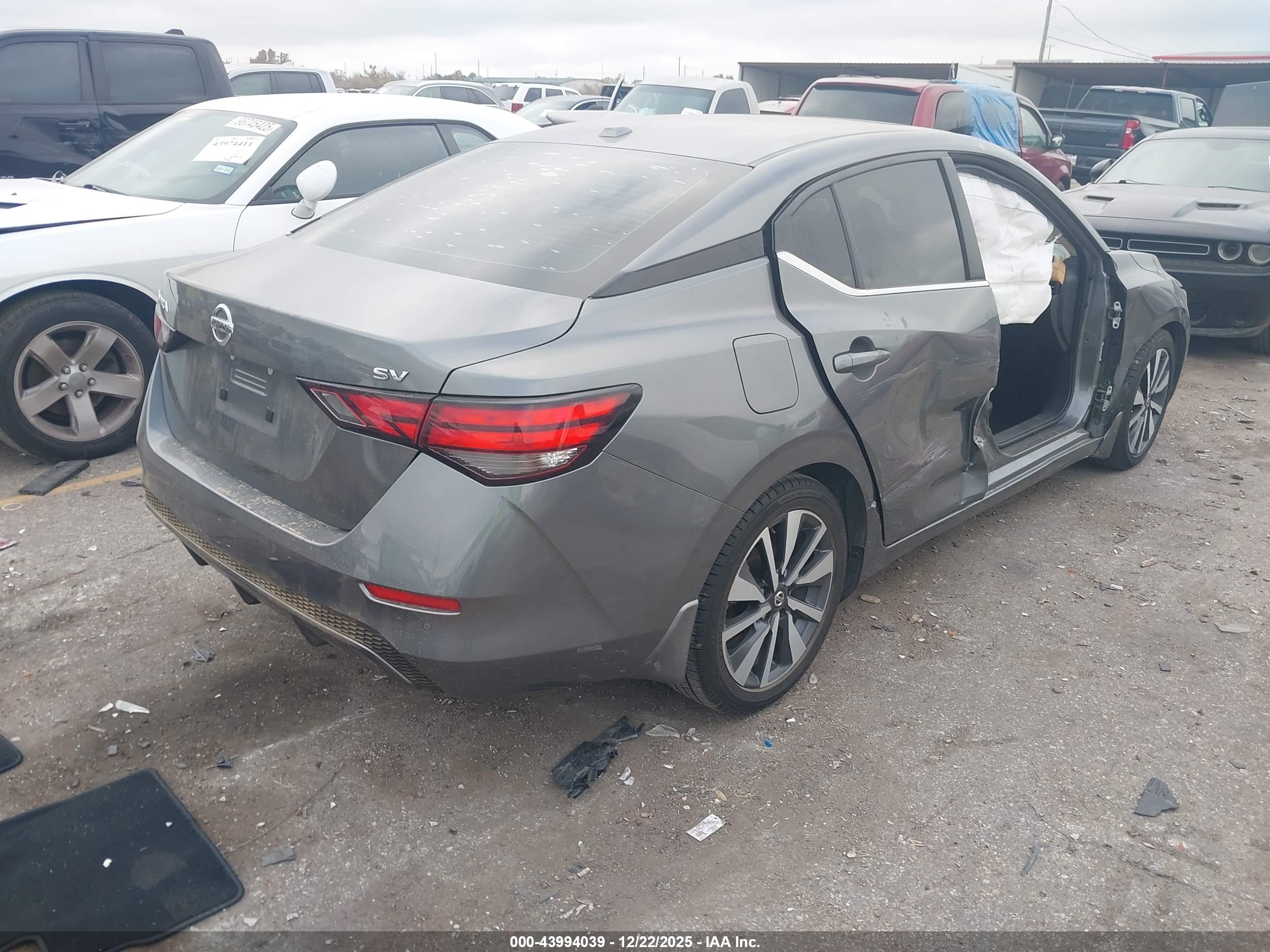 NISSAN SENTRA image 4