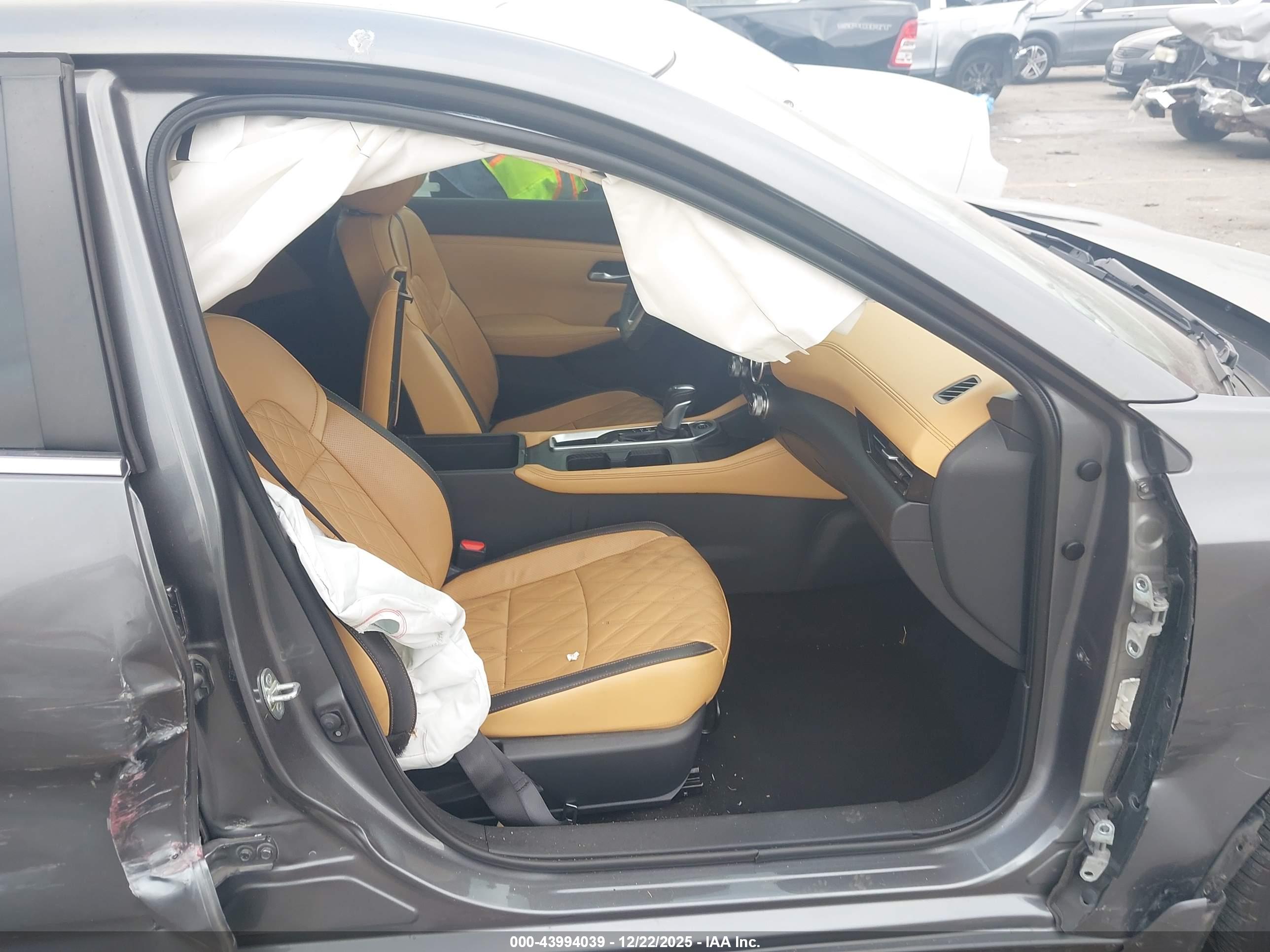 NISSAN SENTRA image 5