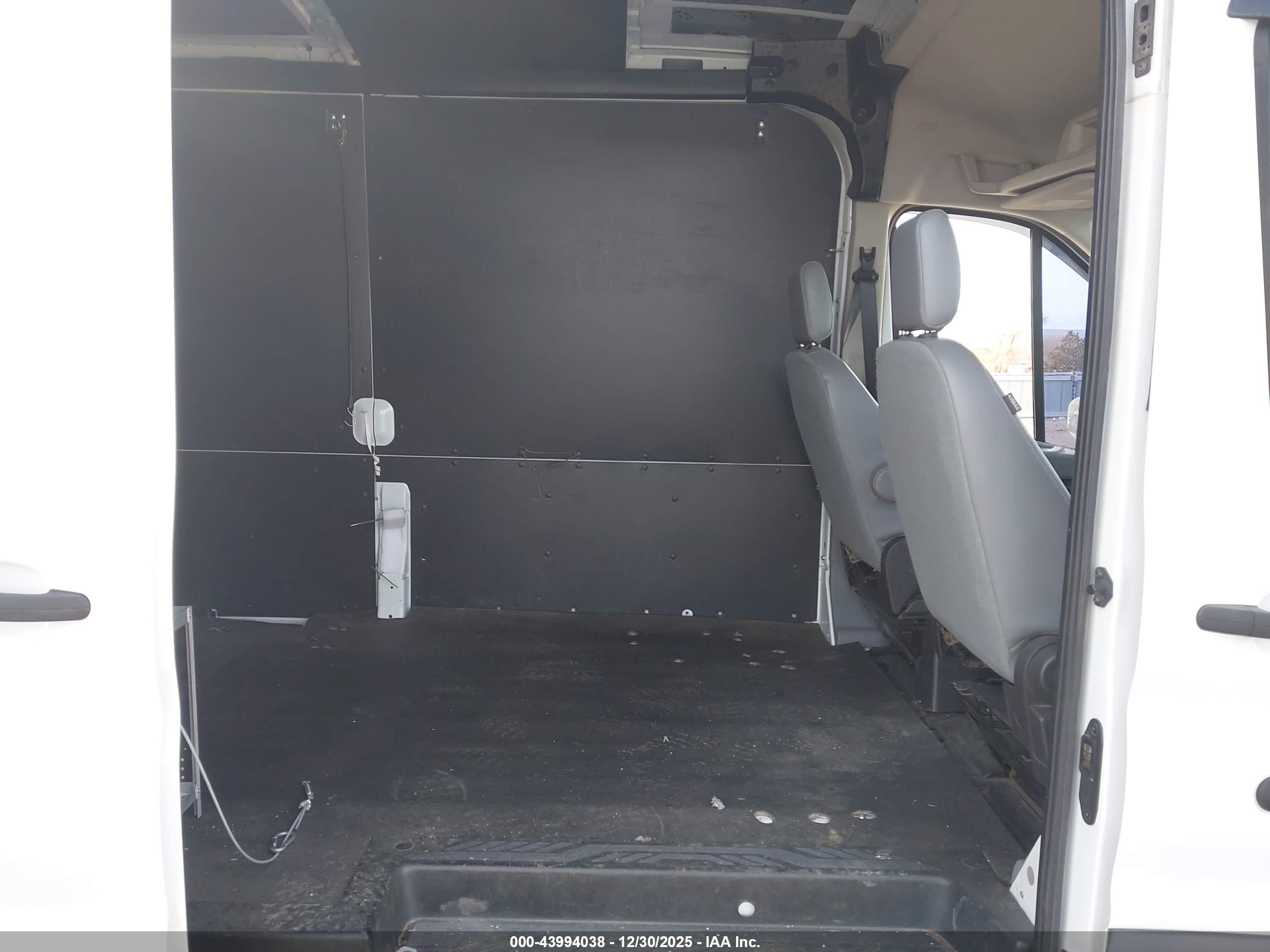 FORD TRANSIT-350 image 8