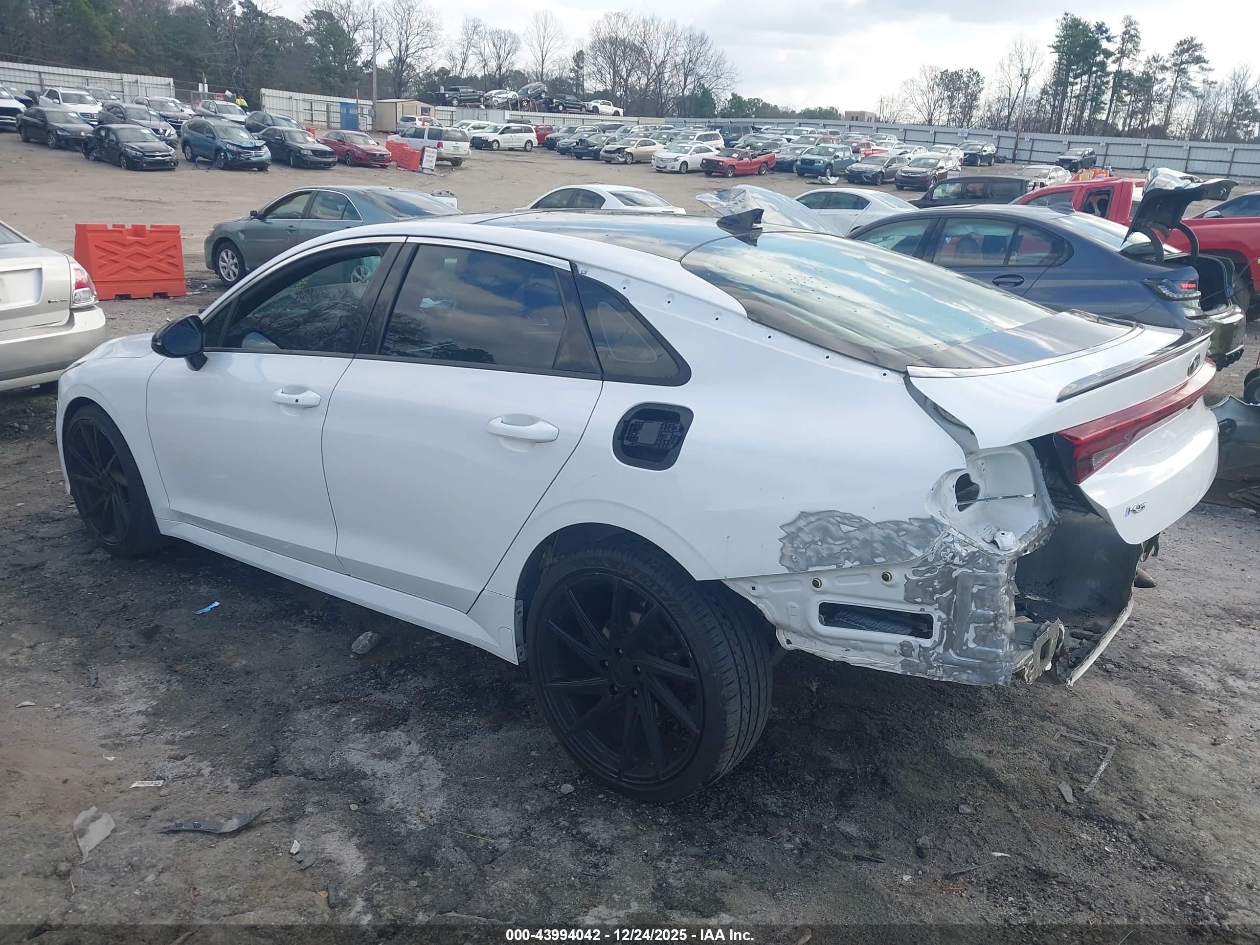 KIA K5 image 3