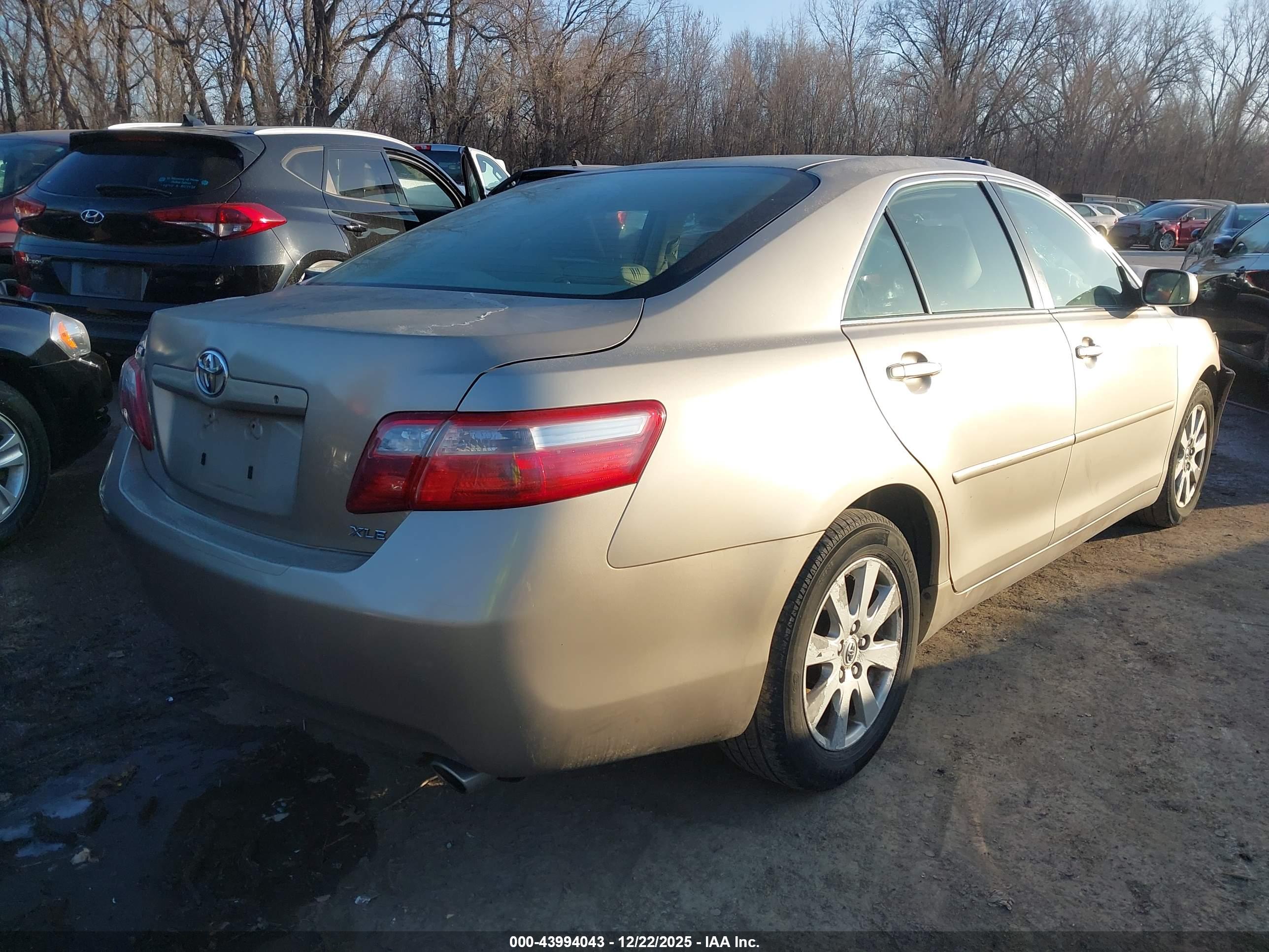 TOYOTA CAMRY image 4