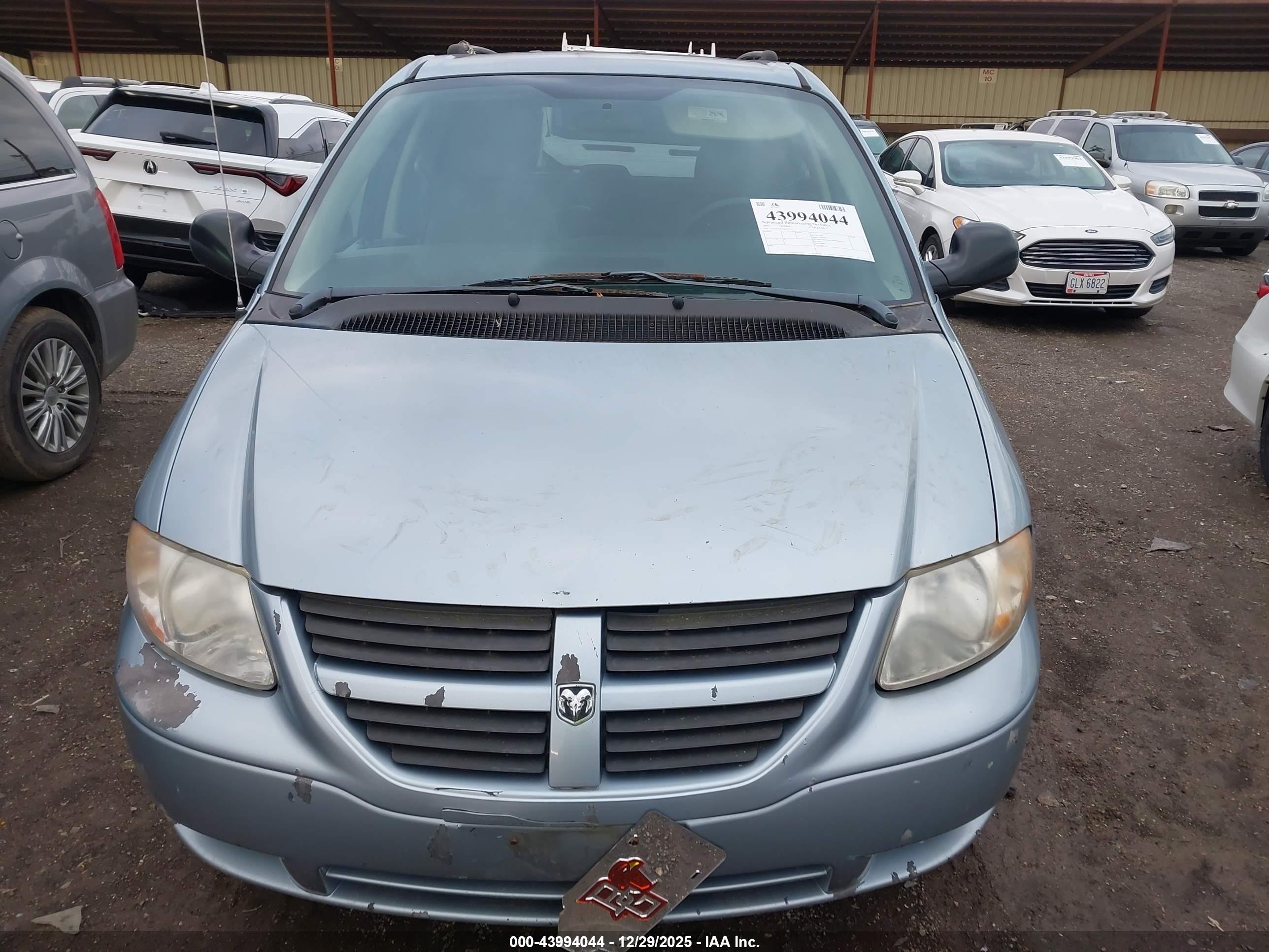 DODGE CARAVAN image 6