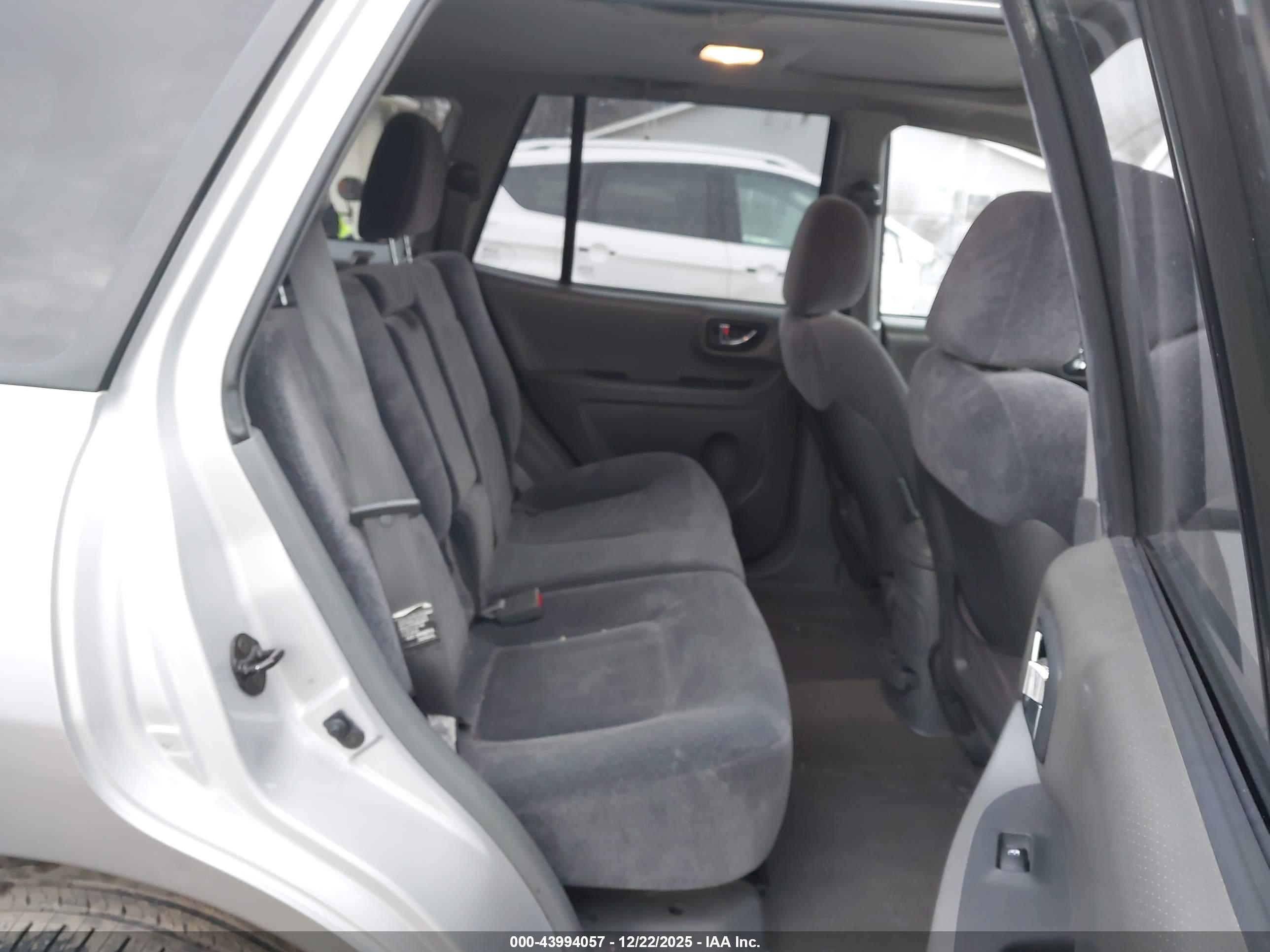 HYUNDAI SANTA image 8