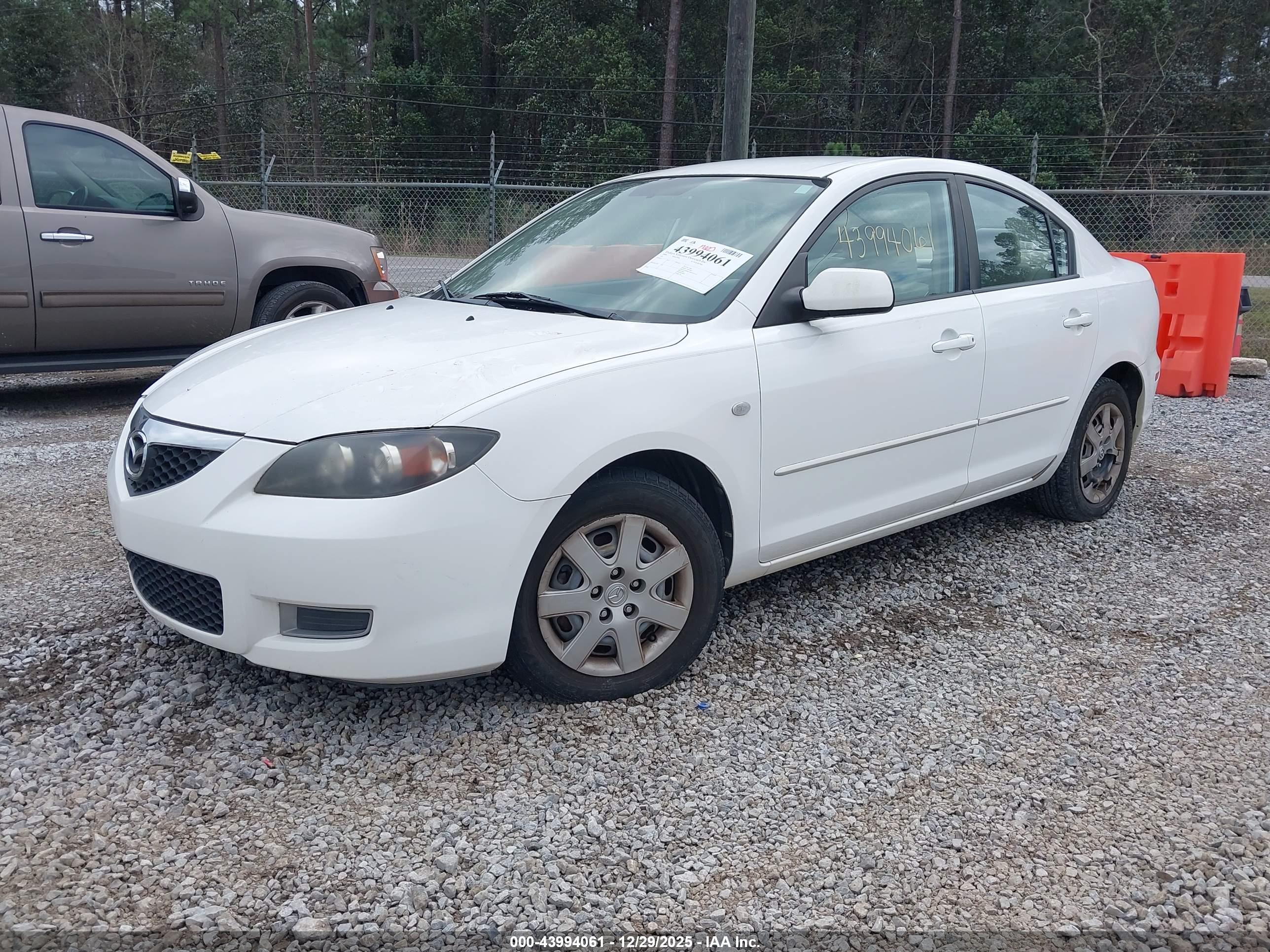 MAZDA MAZDA3 image 2