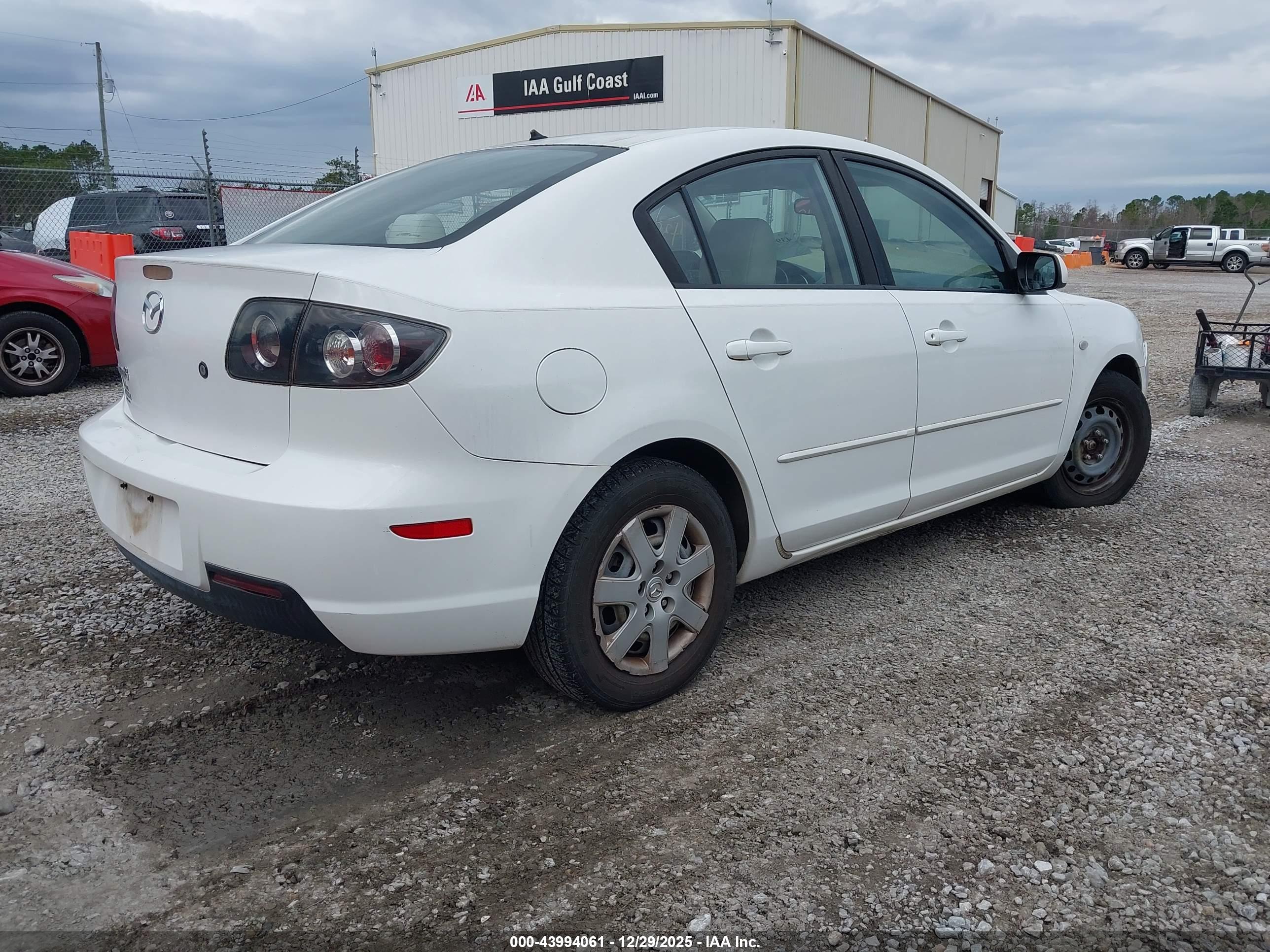 MAZDA MAZDA3 image 4