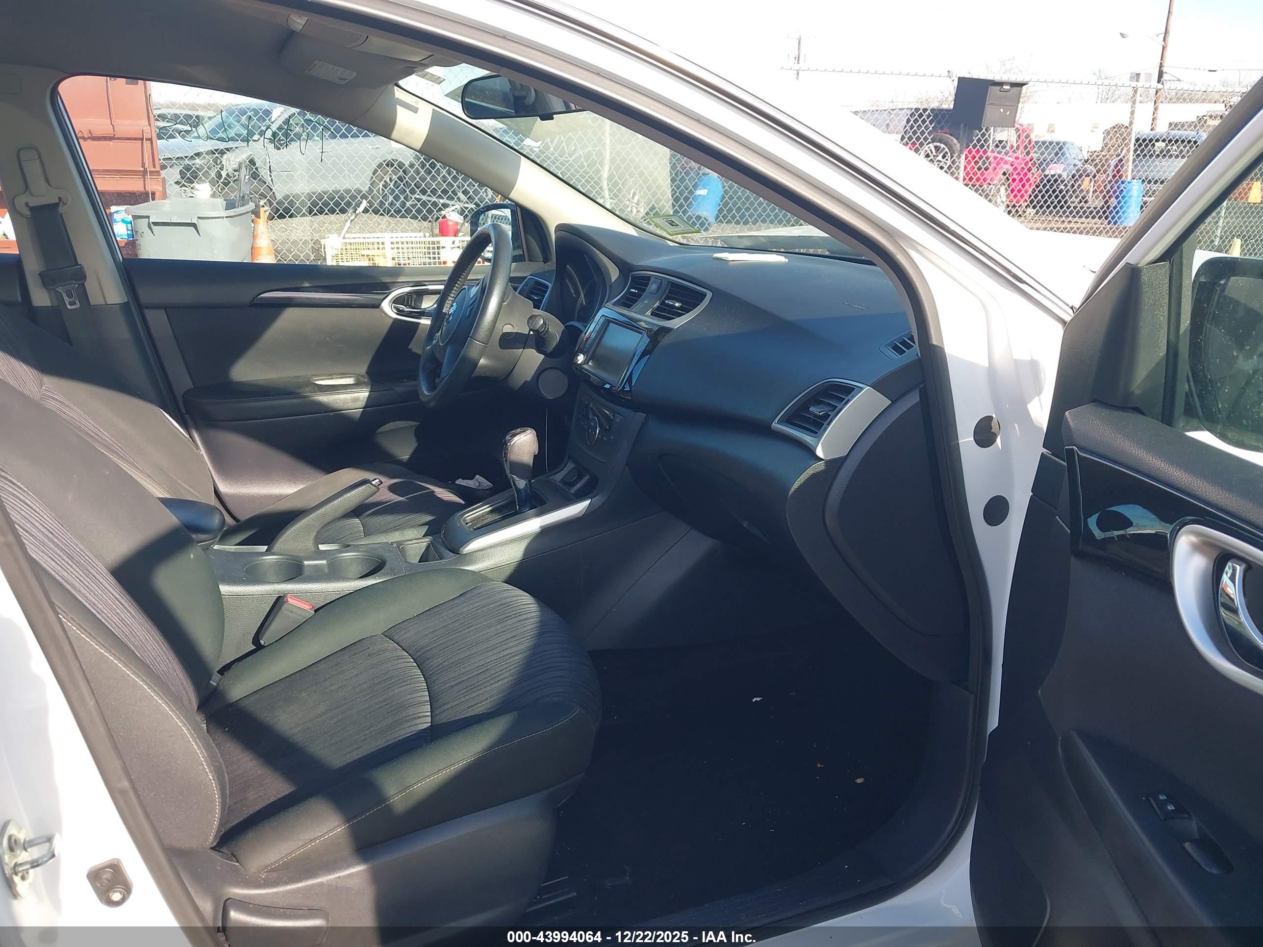 NISSAN SENTRA image 5