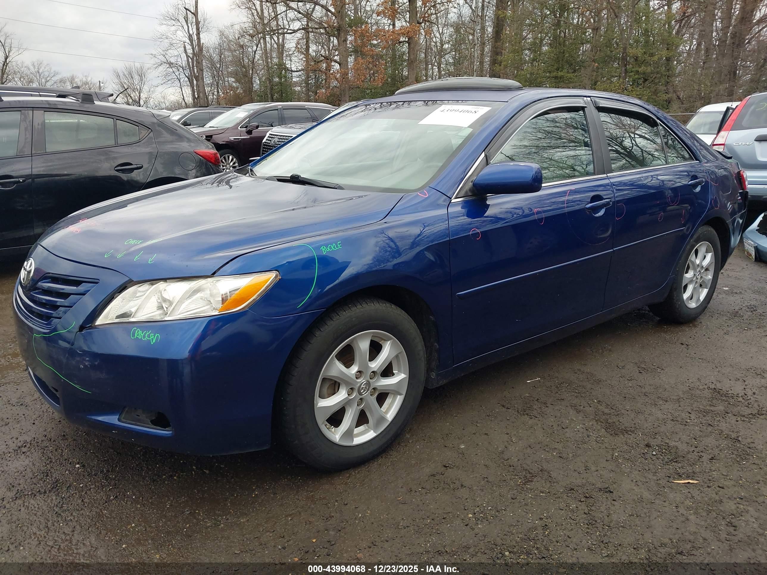 TOYOTA CAMRY image 2