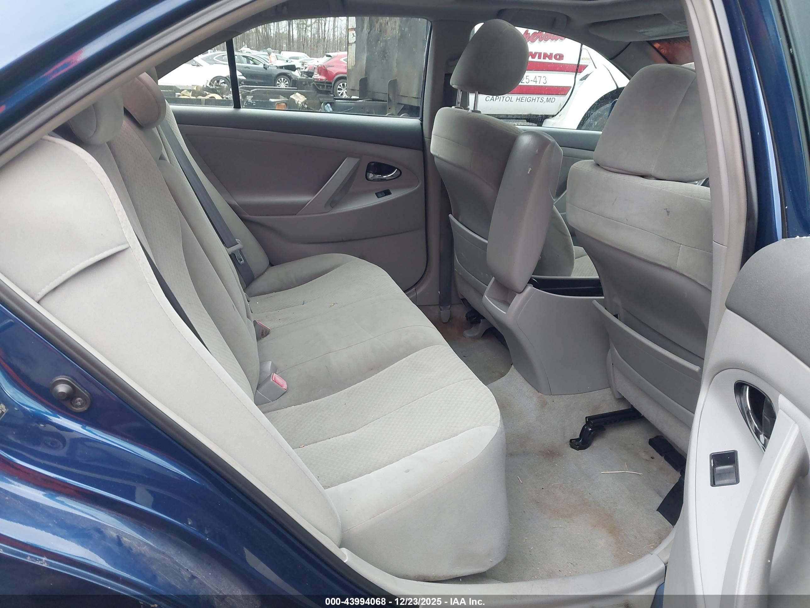 TOYOTA CAMRY image 8