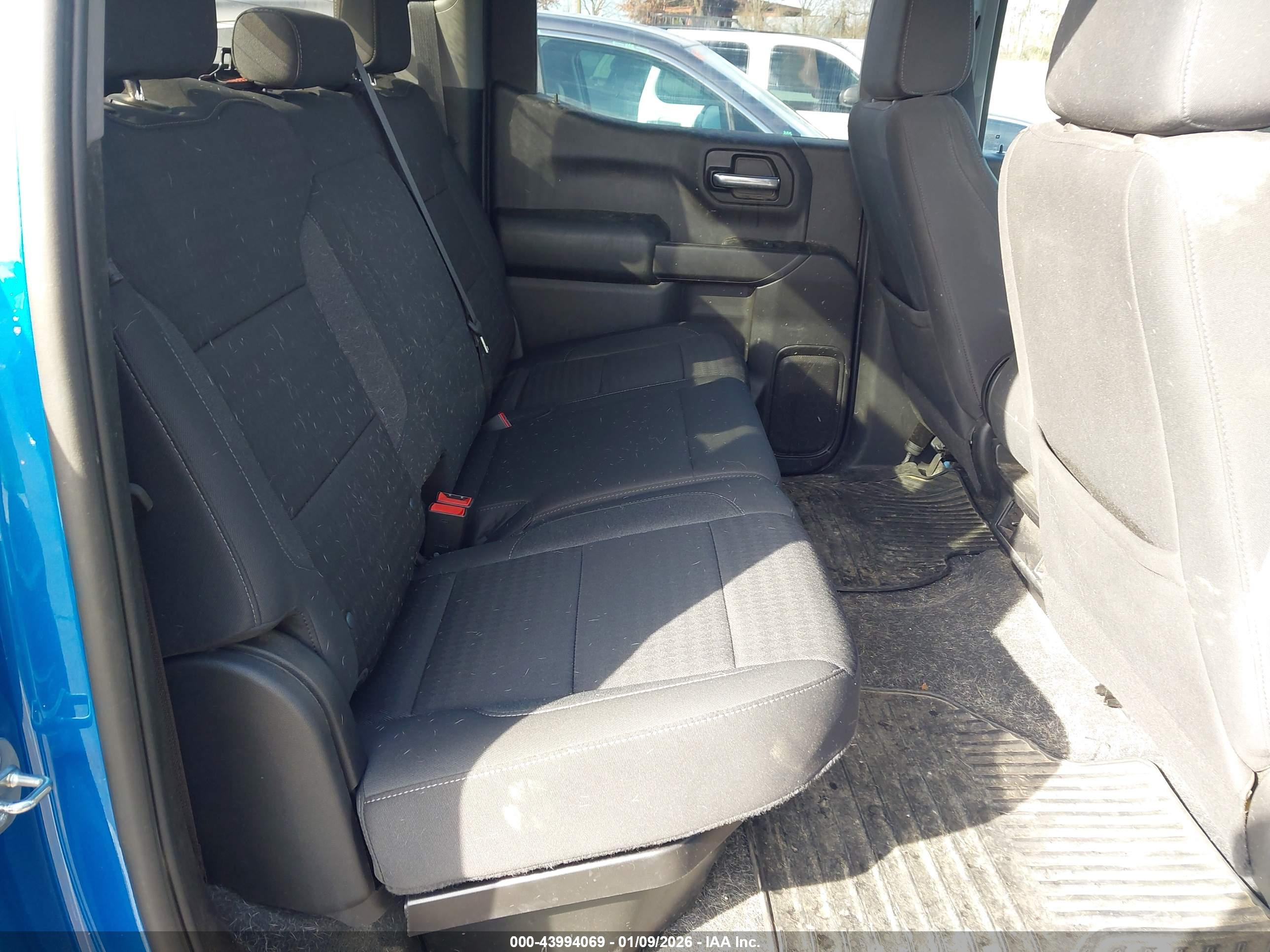 CHEVROLET SILVERADO image 8