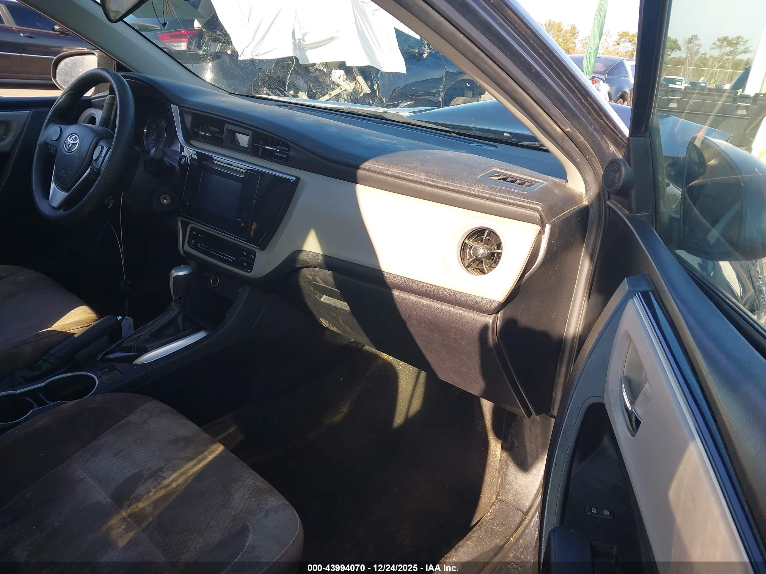 TOYOTA COROLLA image 5