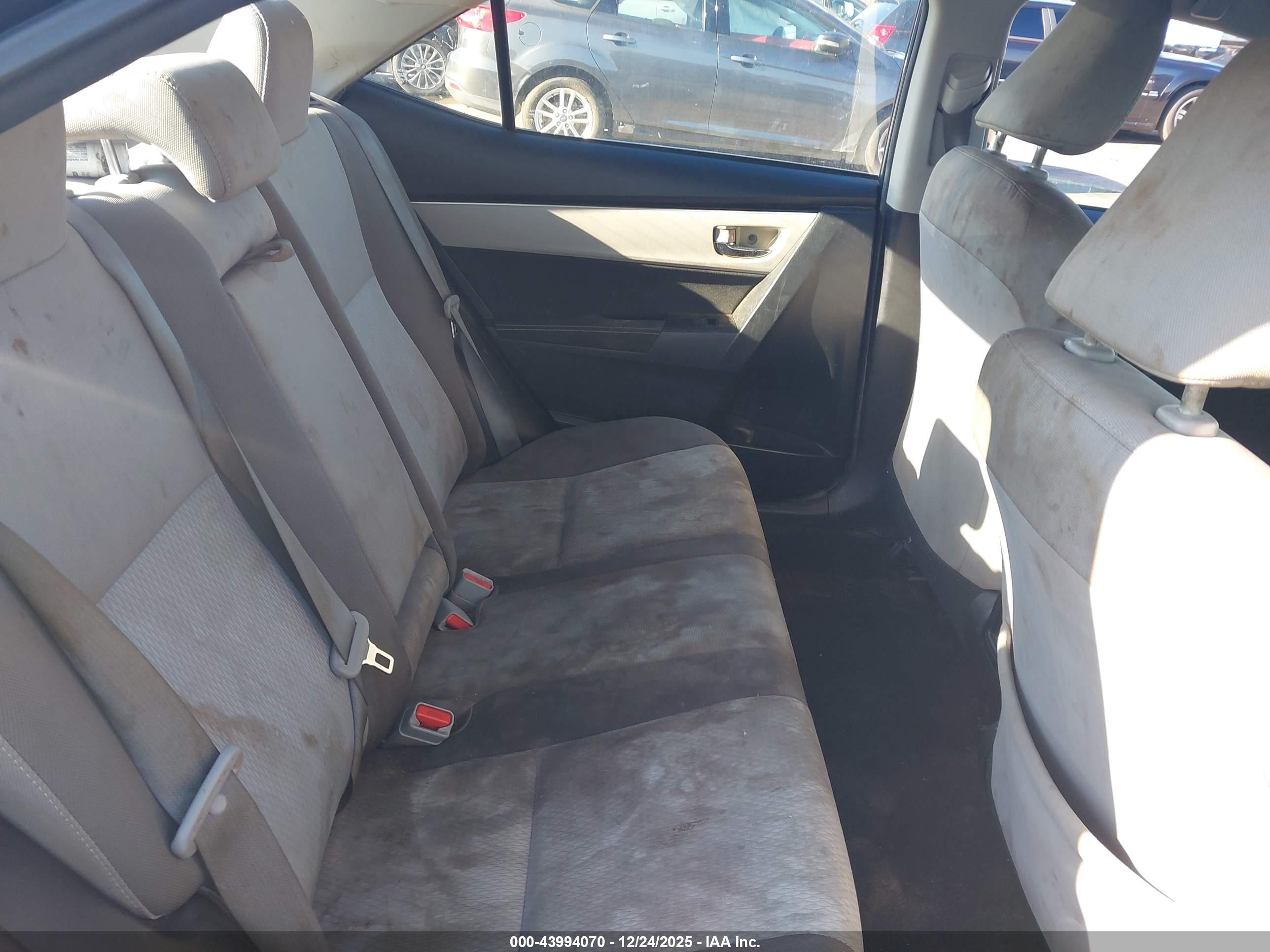 TOYOTA COROLLA image 8