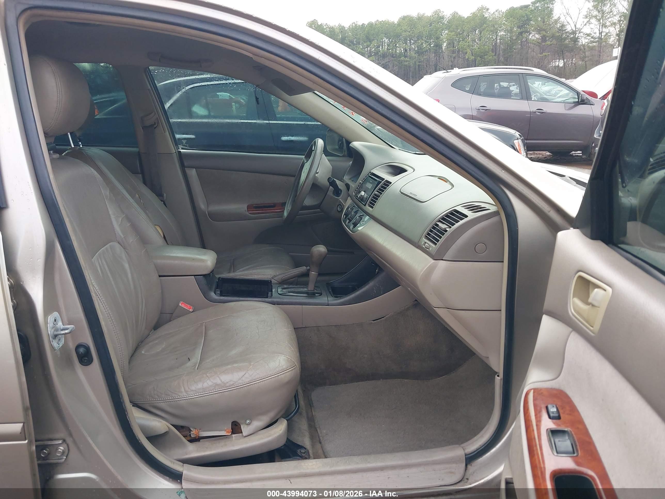 TOYOTA CAMRY image 5