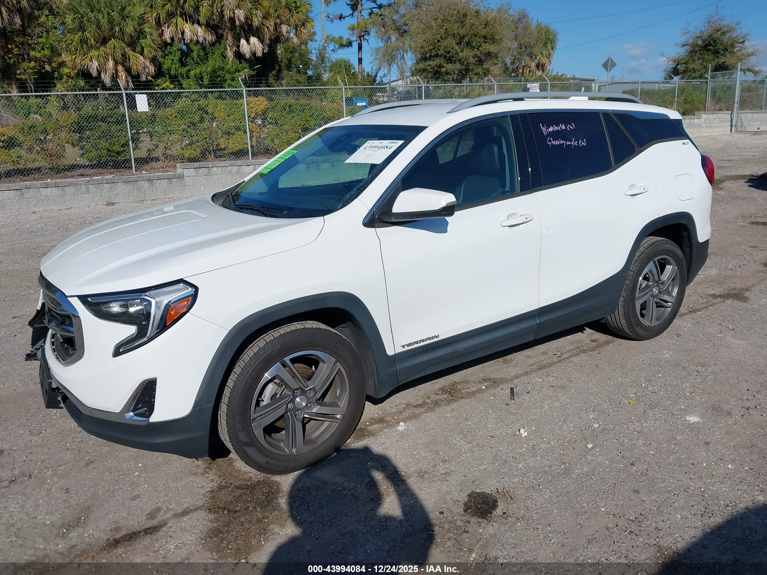 GMC TERRAIN image 2