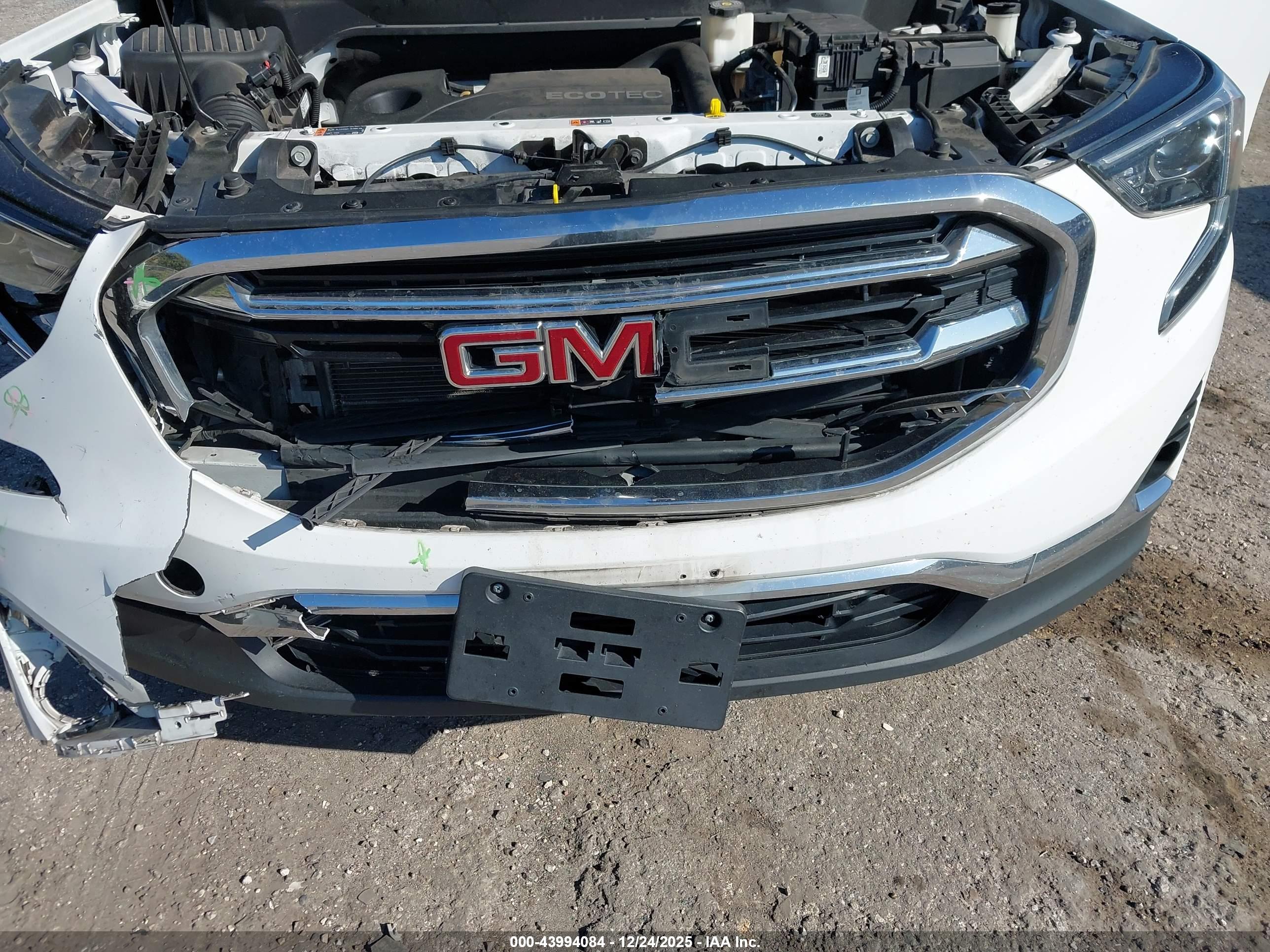 GMC TERRAIN image 6