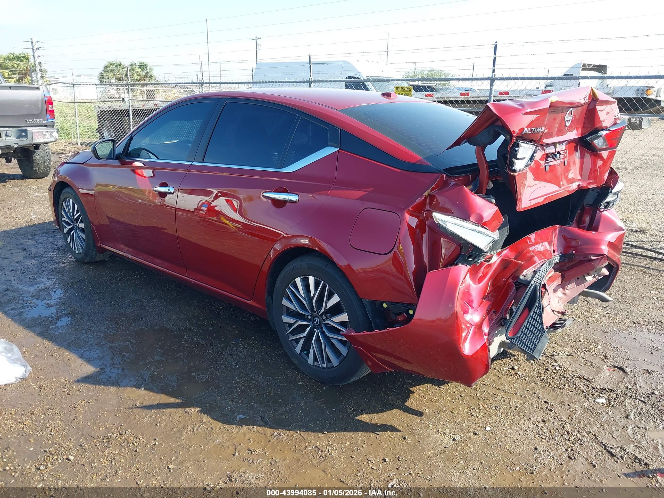NISSAN ALTIMA image 3