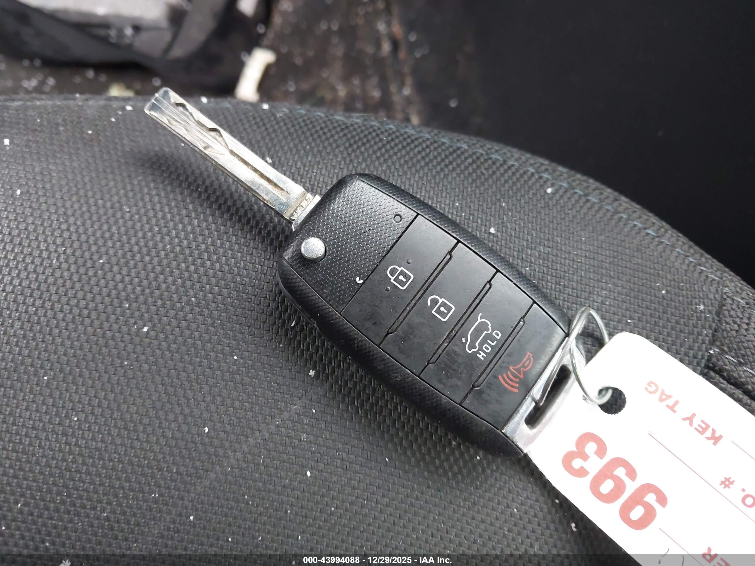 KIA SPORTAGE image 11