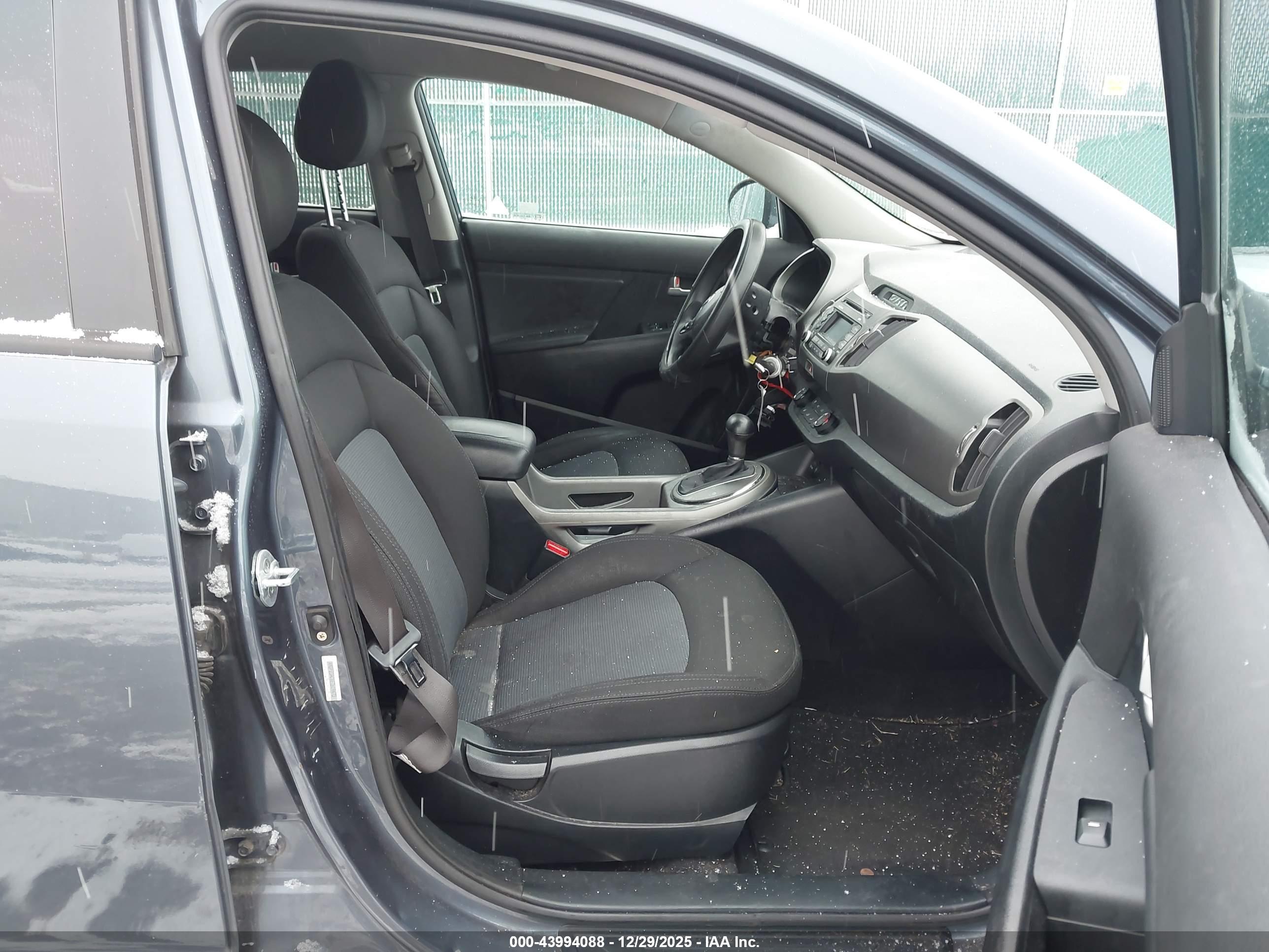 KIA SPORTAGE image 5