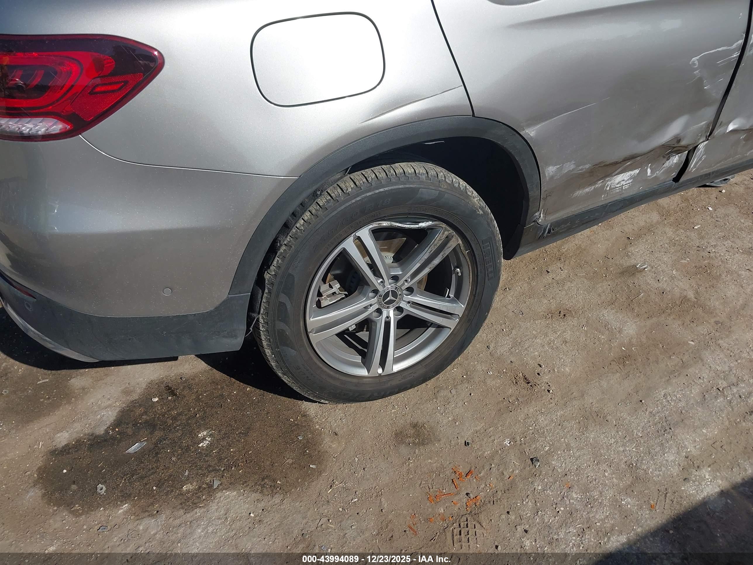MERCEDES-BENZ GLC image 6