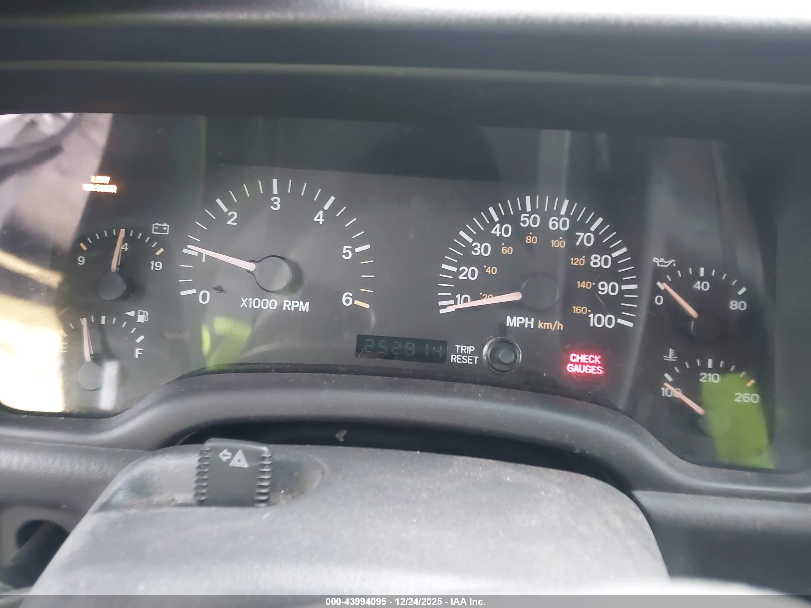 JEEP CHEROKEE image 7
