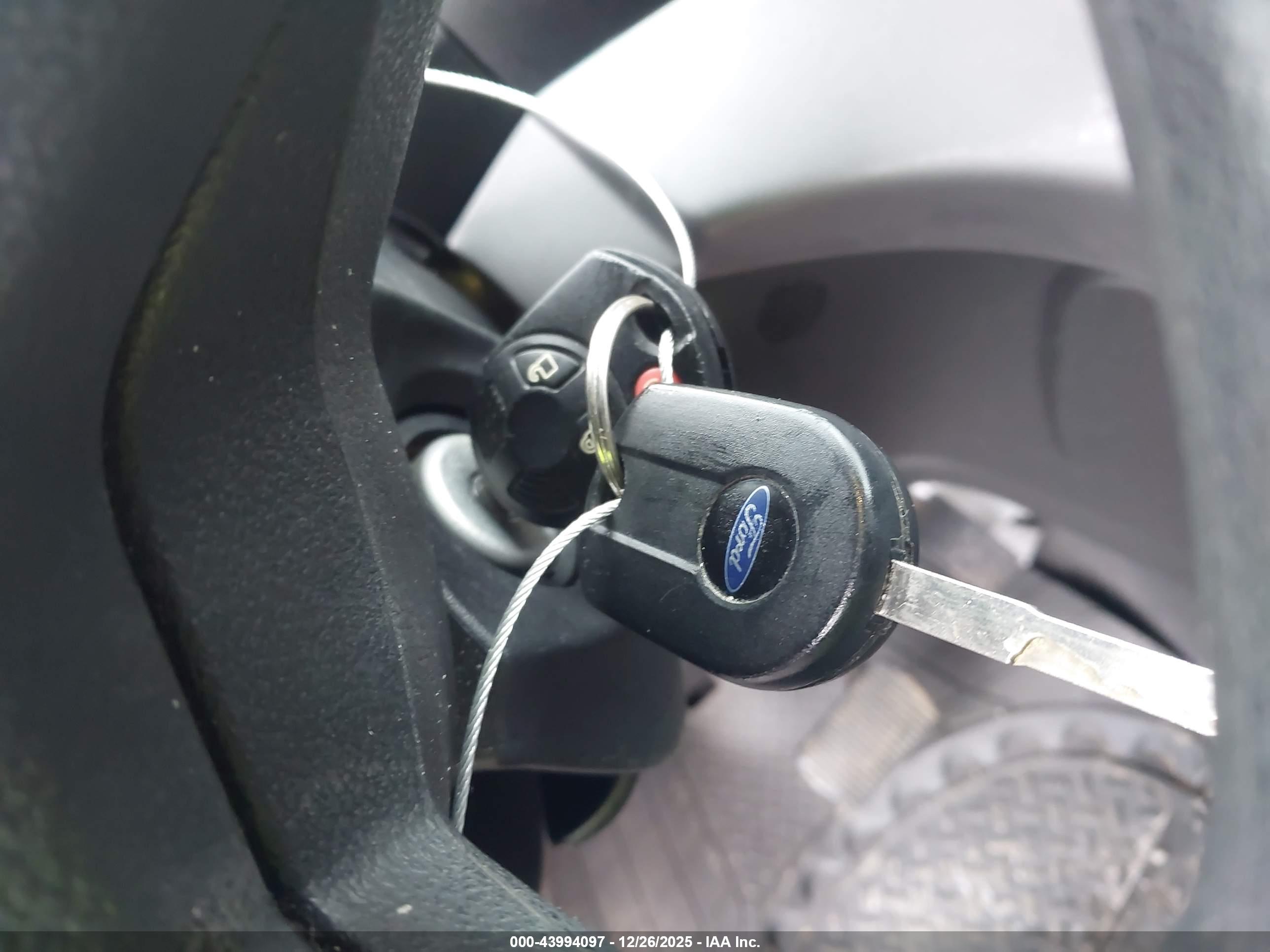 FORD ESCAPE image 11