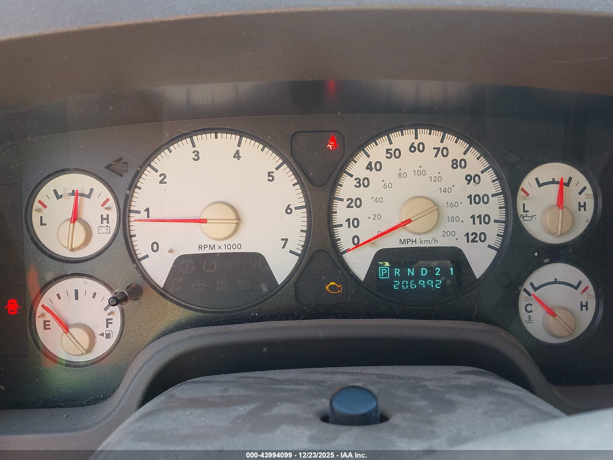 DODGE RAM image 7