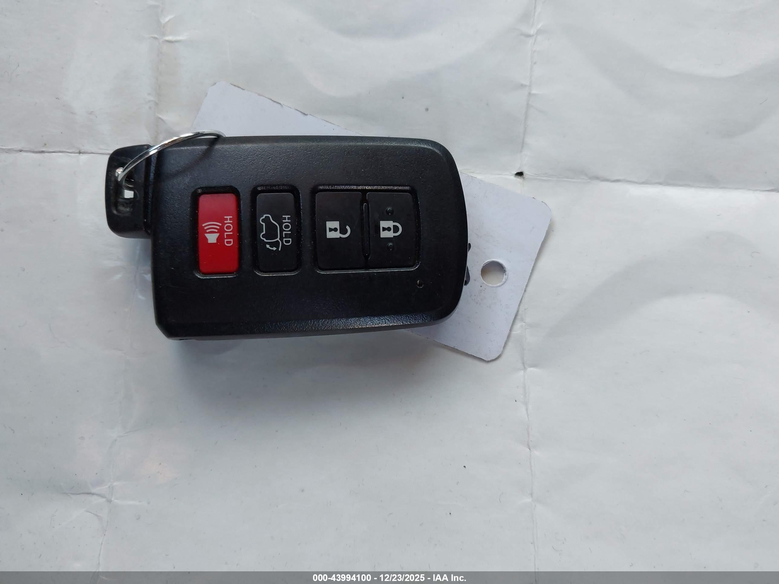 TOYOTA RAV4 image 11
