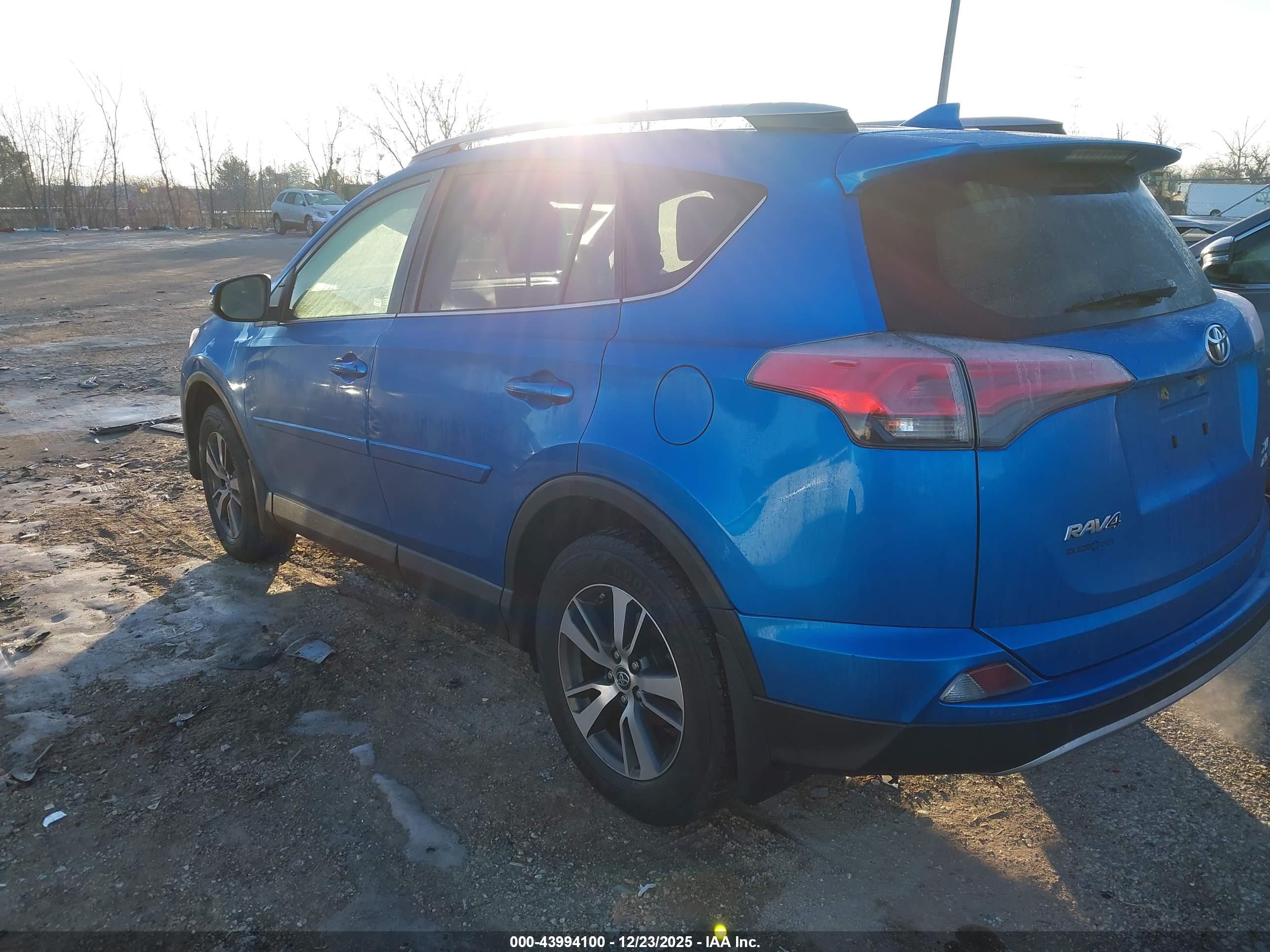 TOYOTA RAV4 image 3