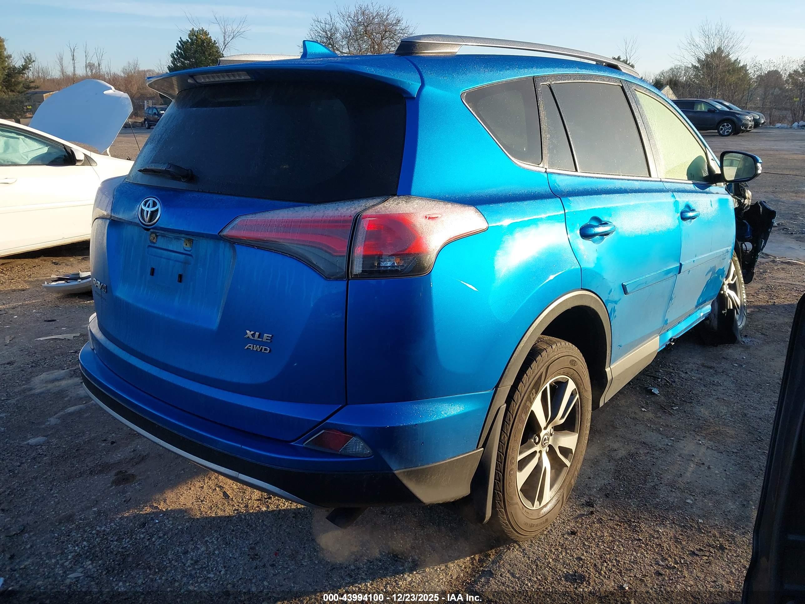 TOYOTA RAV4 image 4