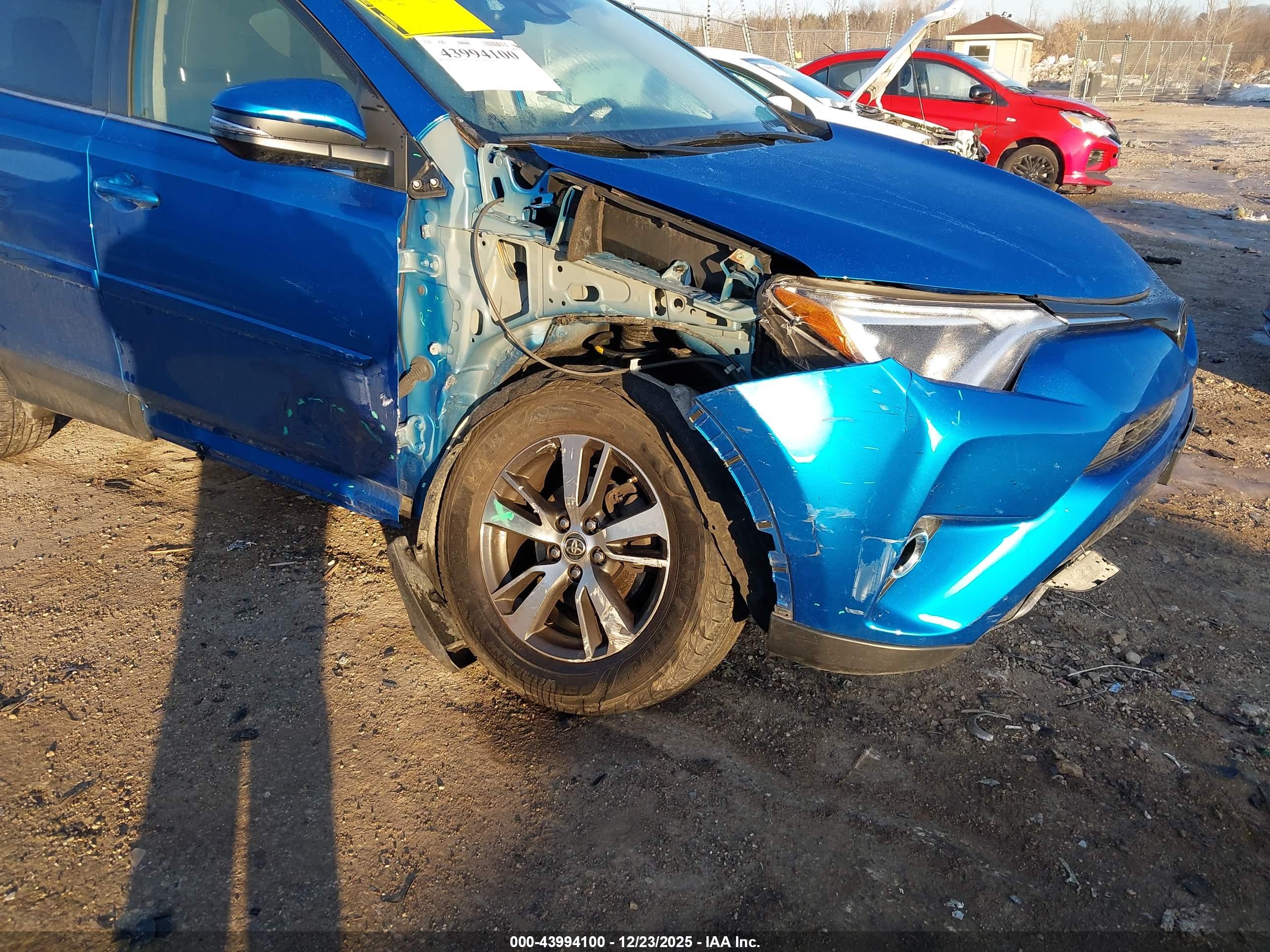 TOYOTA RAV4 image 6