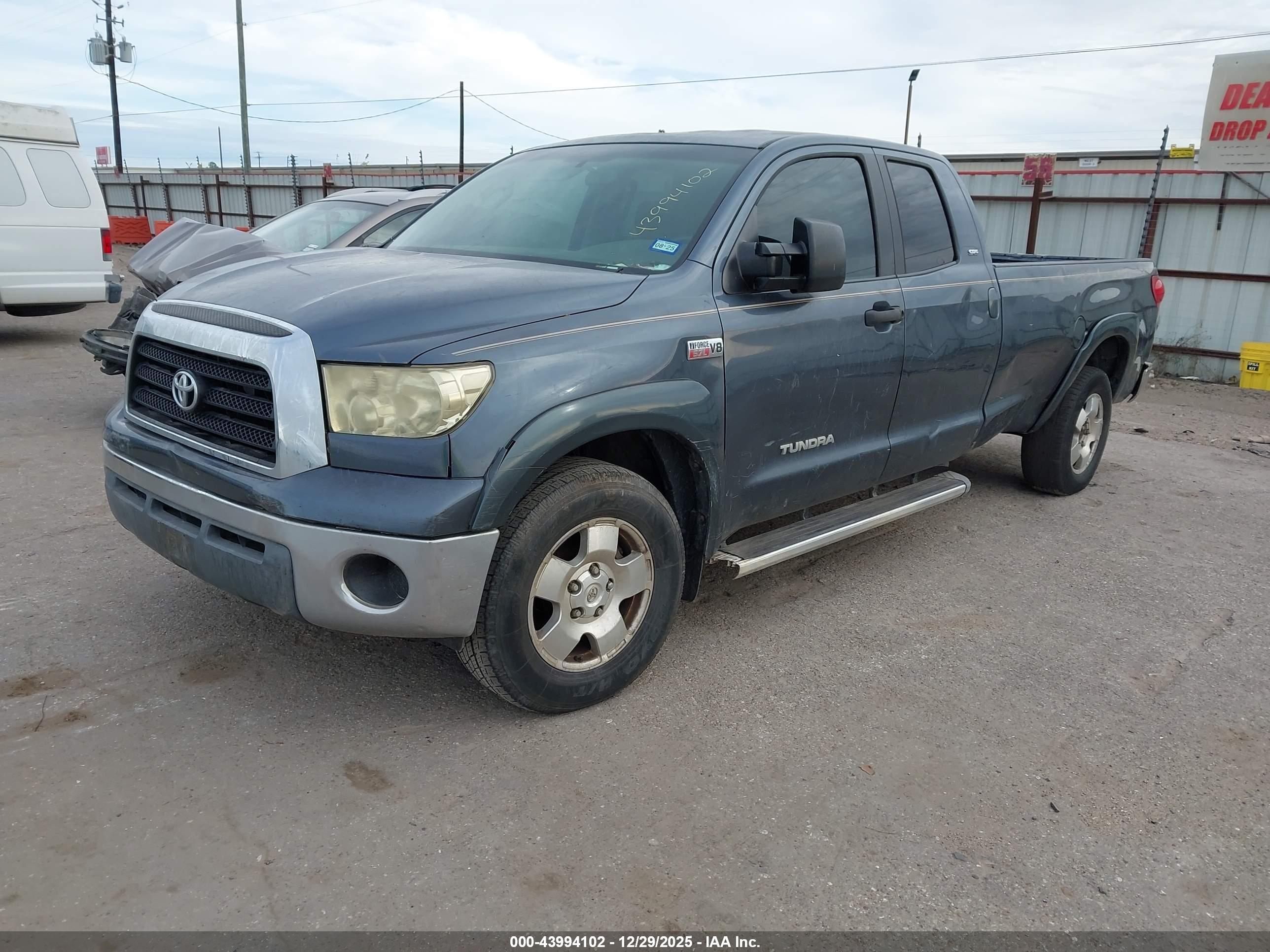 TOYOTA TUNDRA image 2