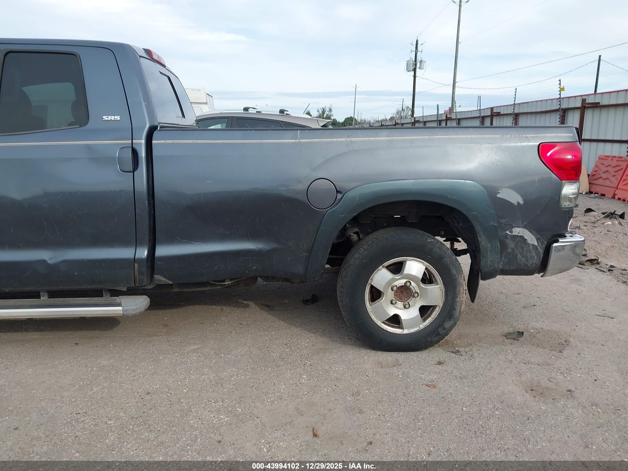 TOYOTA TUNDRA image 6
