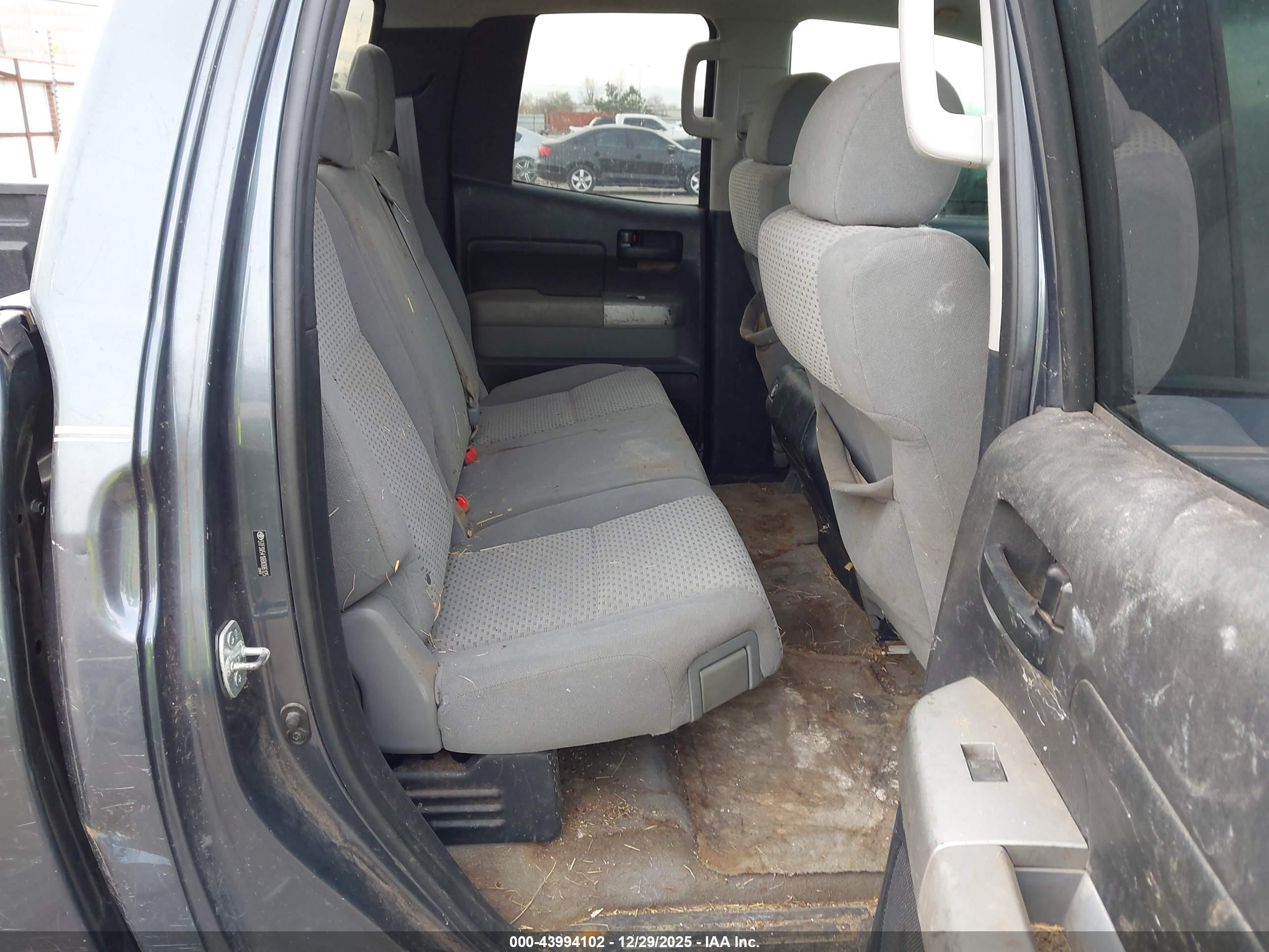 TOYOTA TUNDRA image 8